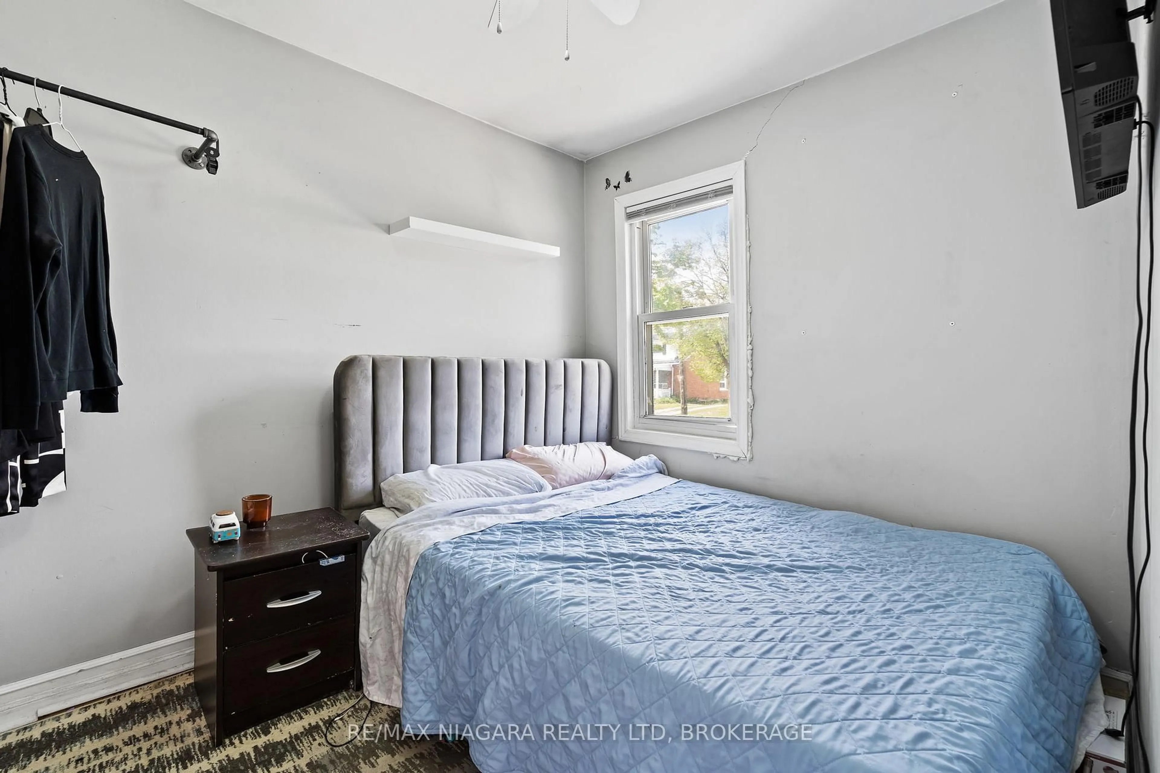Bedroom with bed, unknown for 317 Simpson Ave, Welland Ontario L3B 4Y7