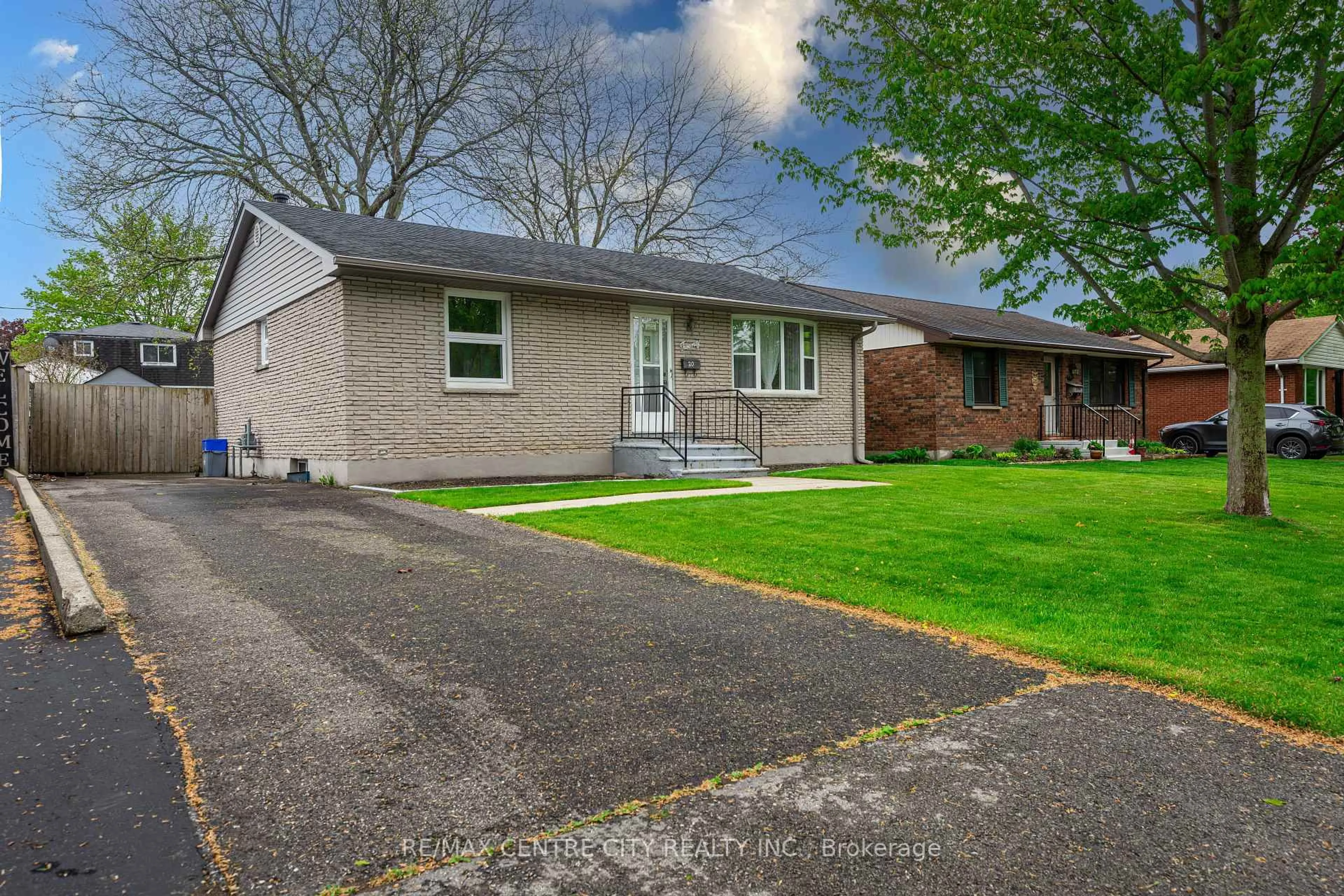 Unknown for 20 CALDWELL St, St. Thomas Ontario N5R 5J2