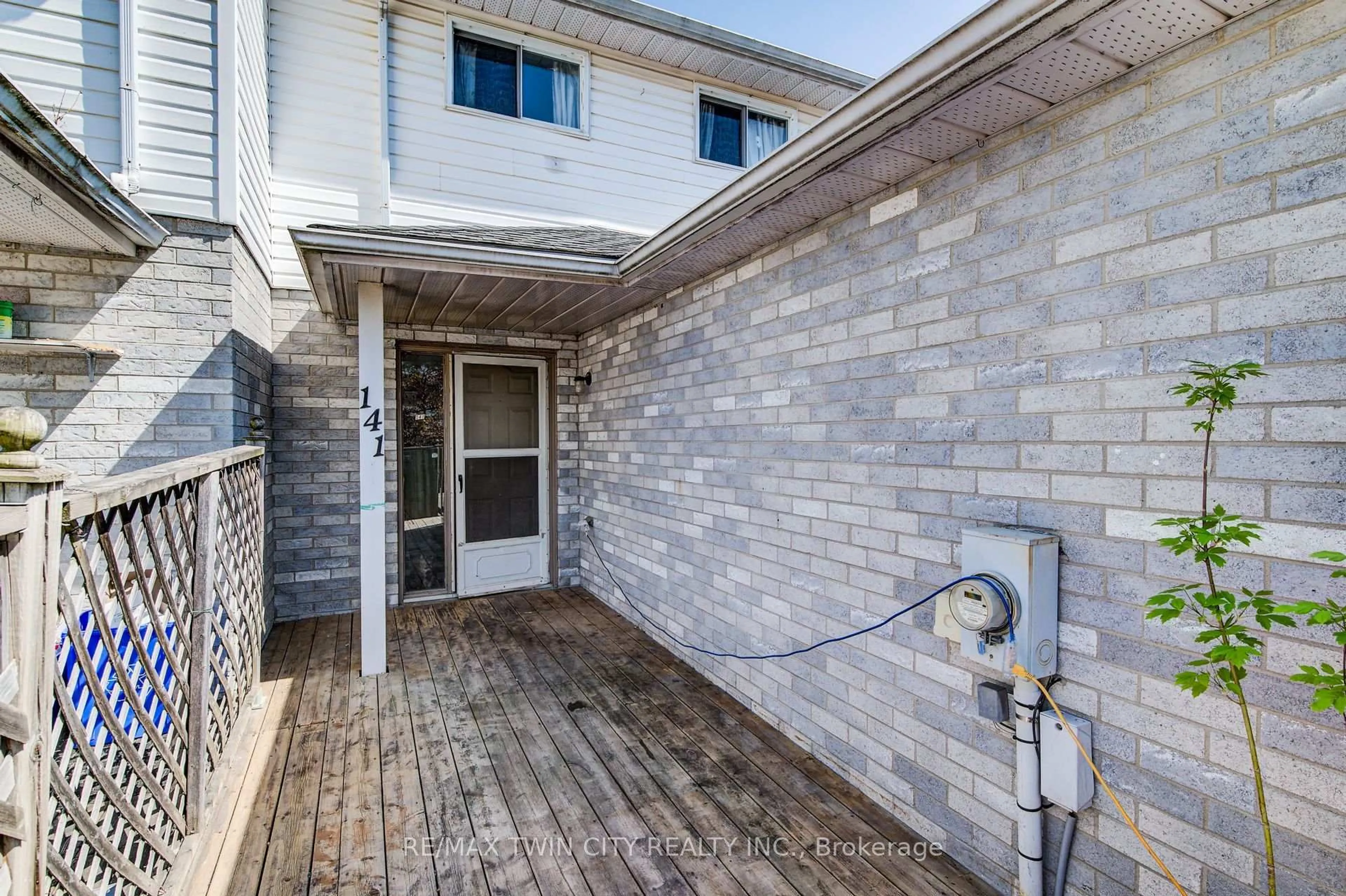 Unknown for 141 Chestnut St, Cambridge Ontario N3H 2J9