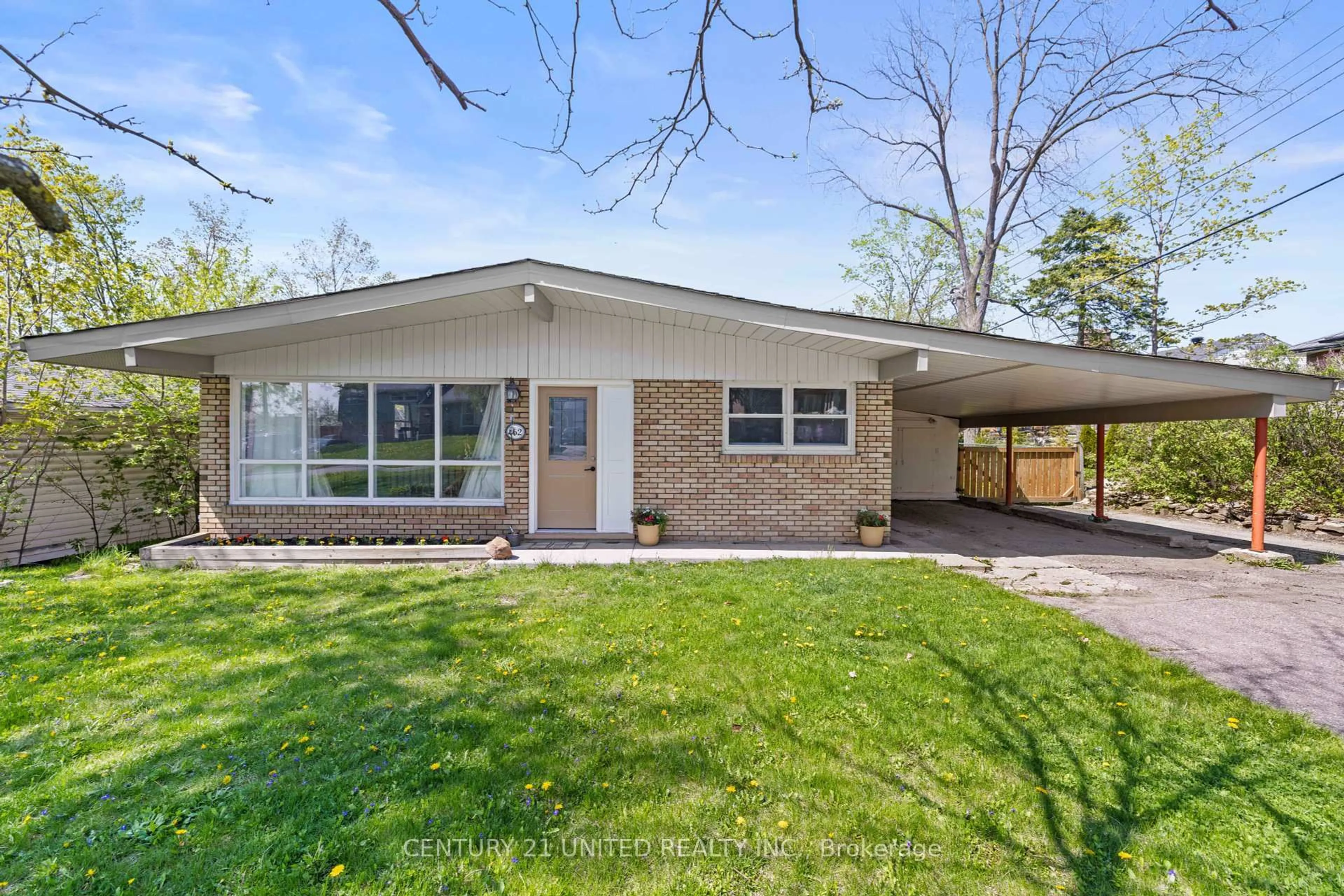 Home with brick exterior material, street for 762 Weller St, Peterborough Central Ontario K9J 4X5