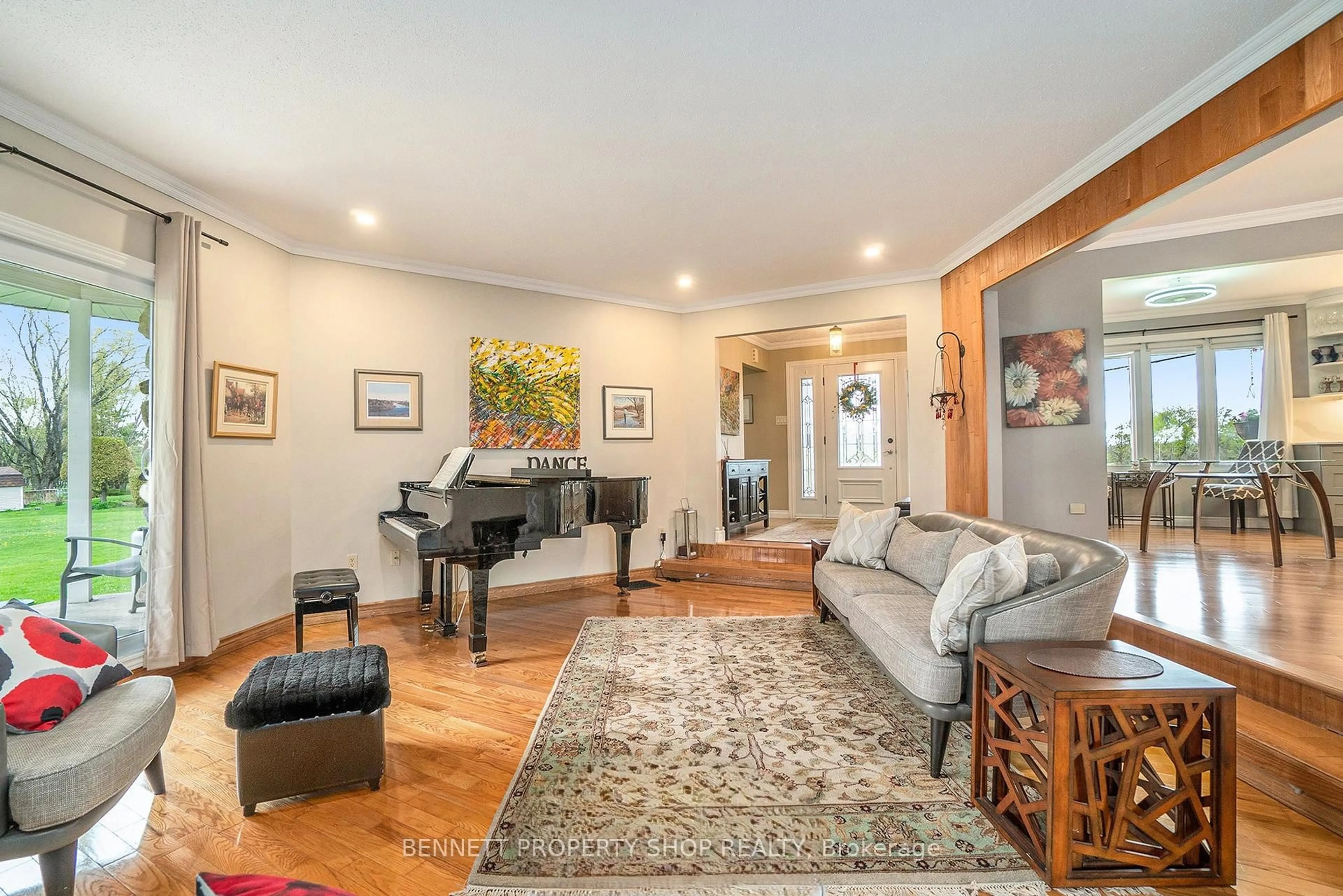 Living room with furniture, unknown for 39 Front St, North Glengarry Ontario K0C 1A0