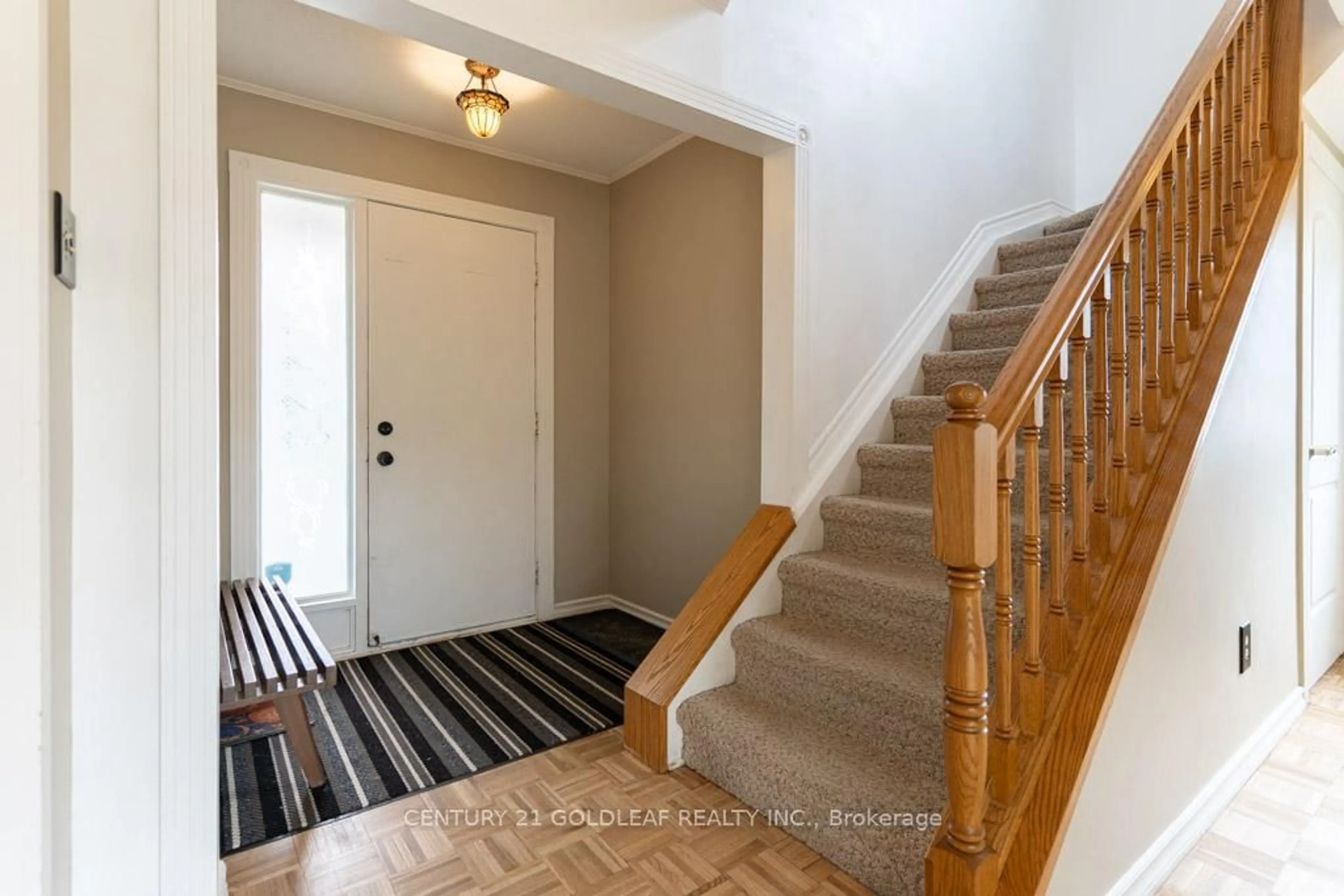 Indoor entryway for 1745 Bonaventure Terr, Orleans Ontario K1C 1W5