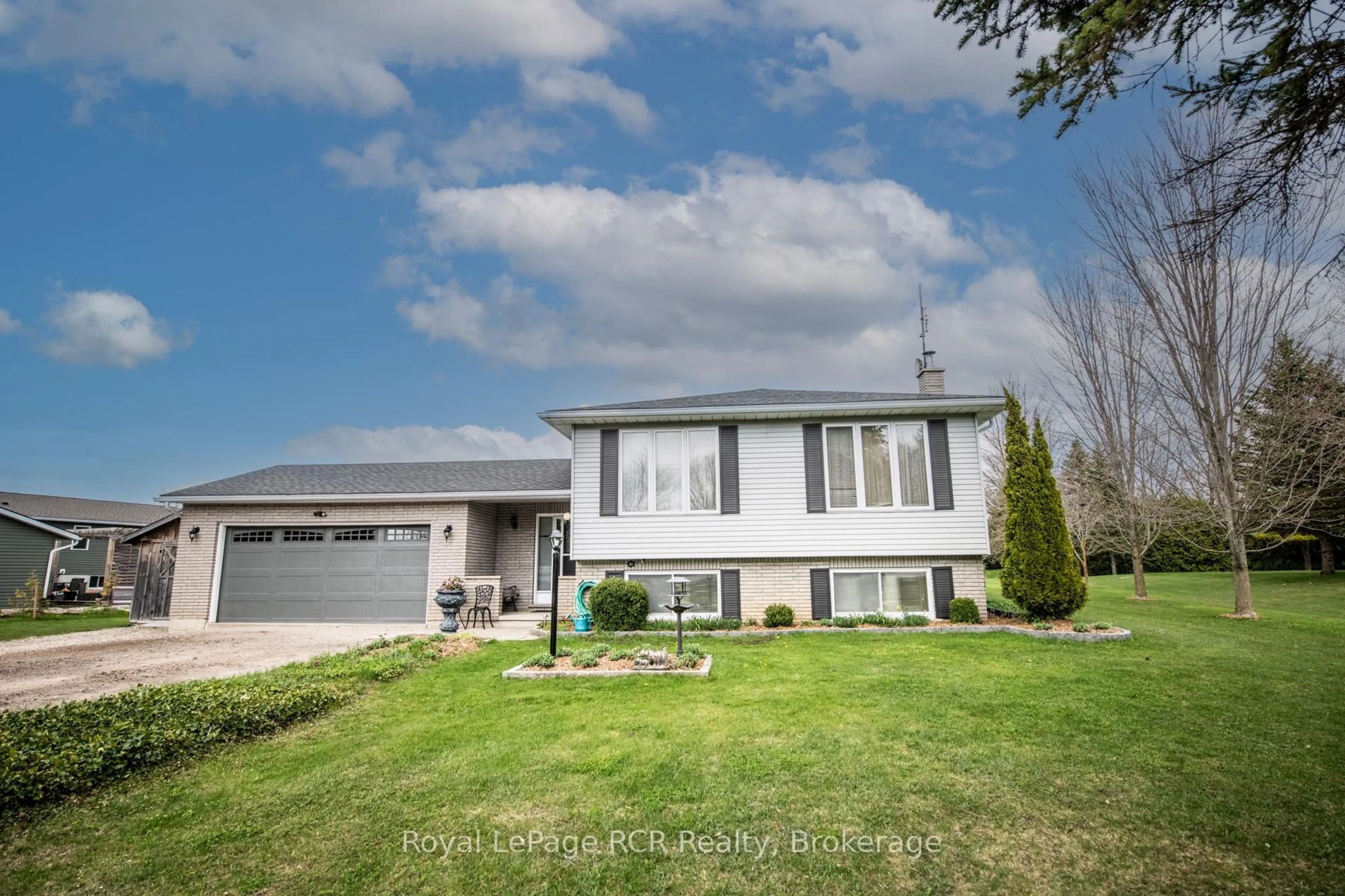Home with vinyl exterior material, unknown for 9485 Maas Park Dr, Wellington North Ontario N0G 2L0