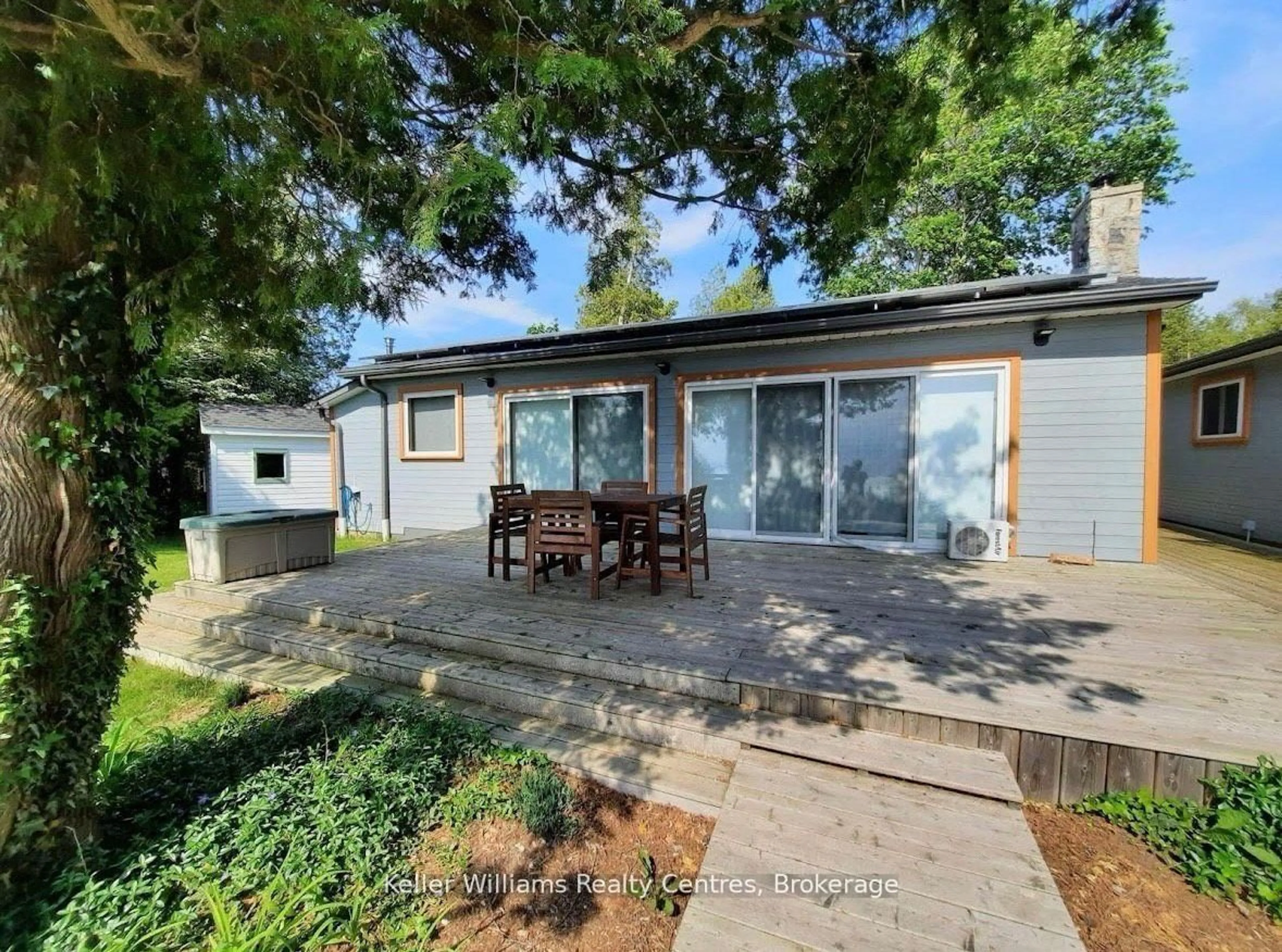 A pic from outside/outdoor area/front of a property/back of a property/a pic from drone, unknown for 78341 John St, Central Huron Ontario N0M 1G0