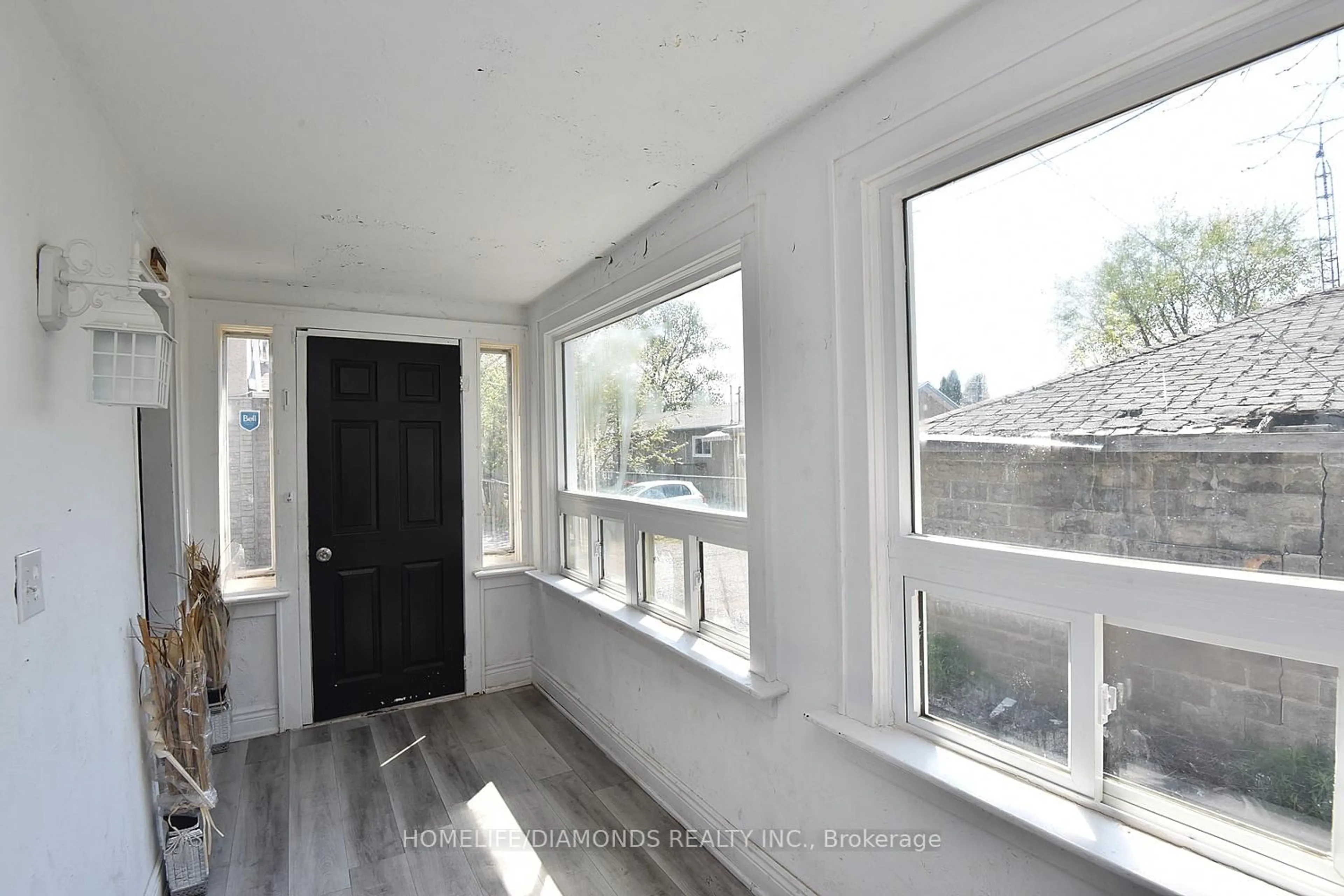 Indoor entryway for 3 Rices Lane, Welland Ontario L3B 3L7