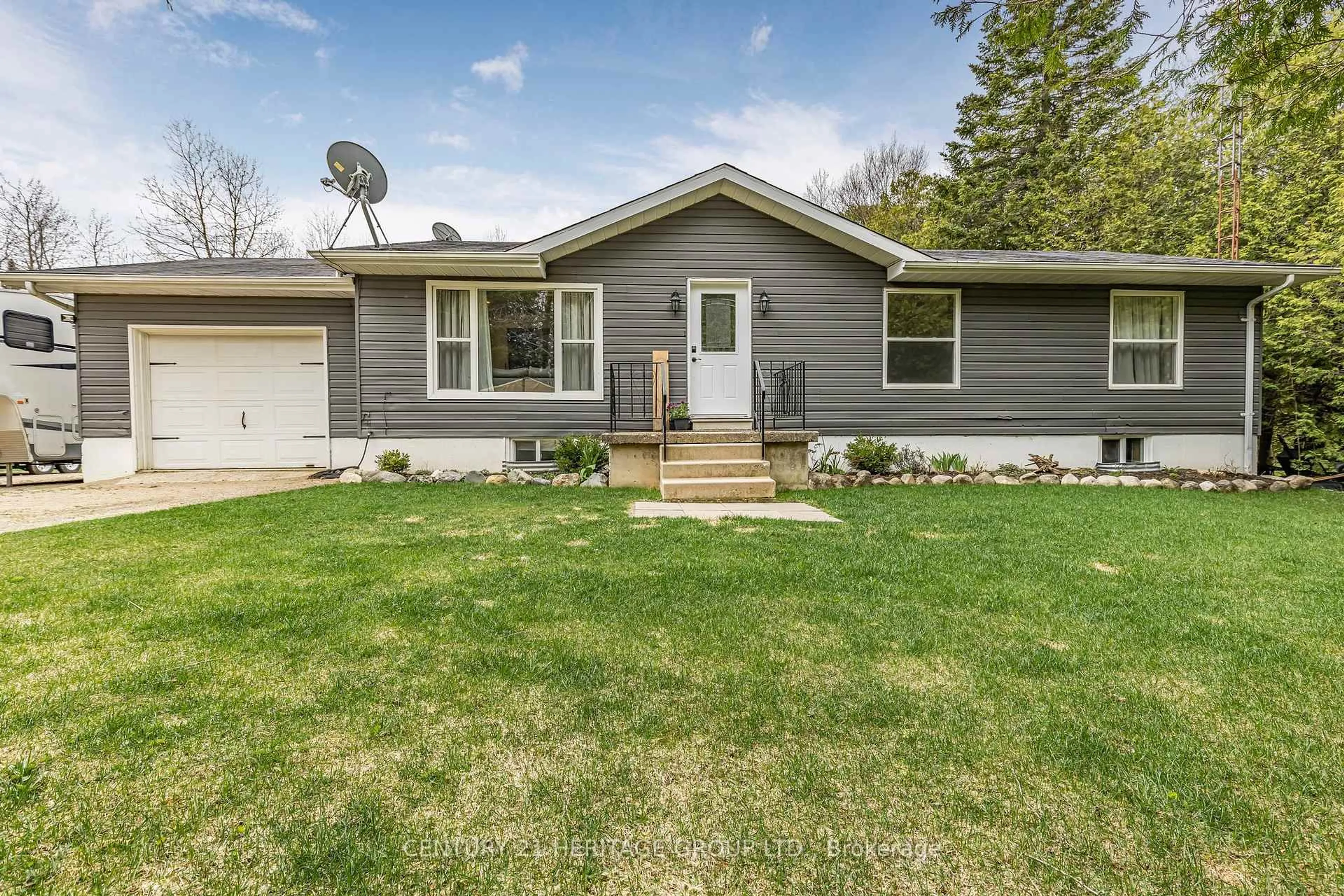 Home with vinyl exterior material, street for 151564 Southgate 15 Sdrd, Southgate Ontario N0G 1N0