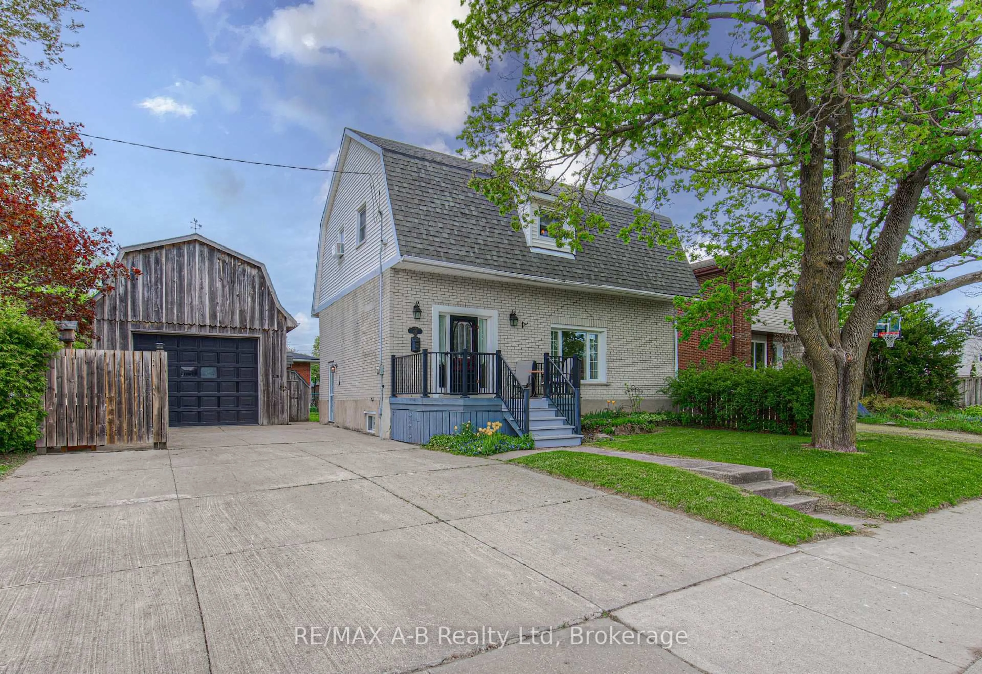 Unknown for 192 Taylor St, Stratford Ontario N5A 4K5