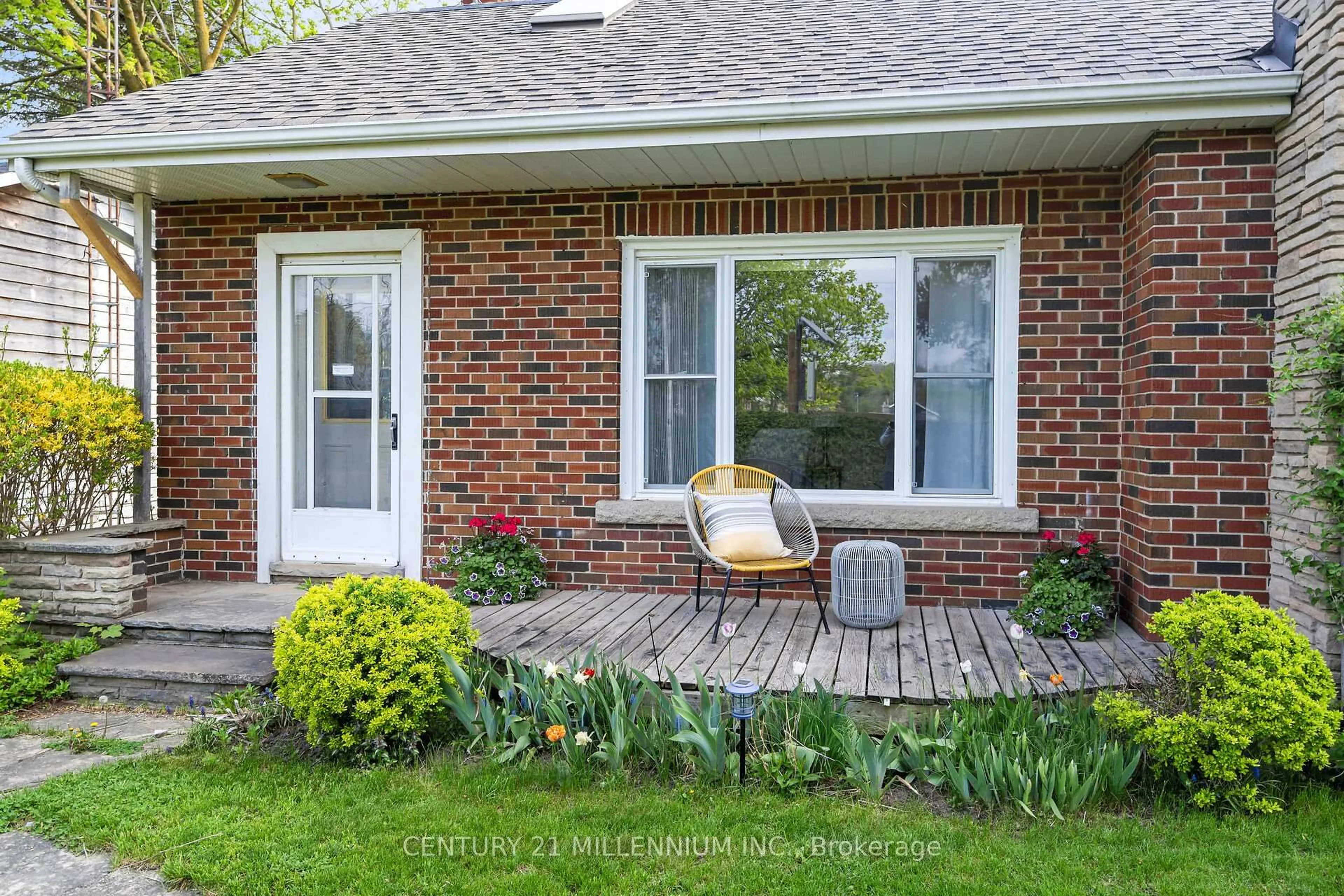 Home with brick exterior material, street for 175 Daniel St, Erin Ontario N0B 1T0