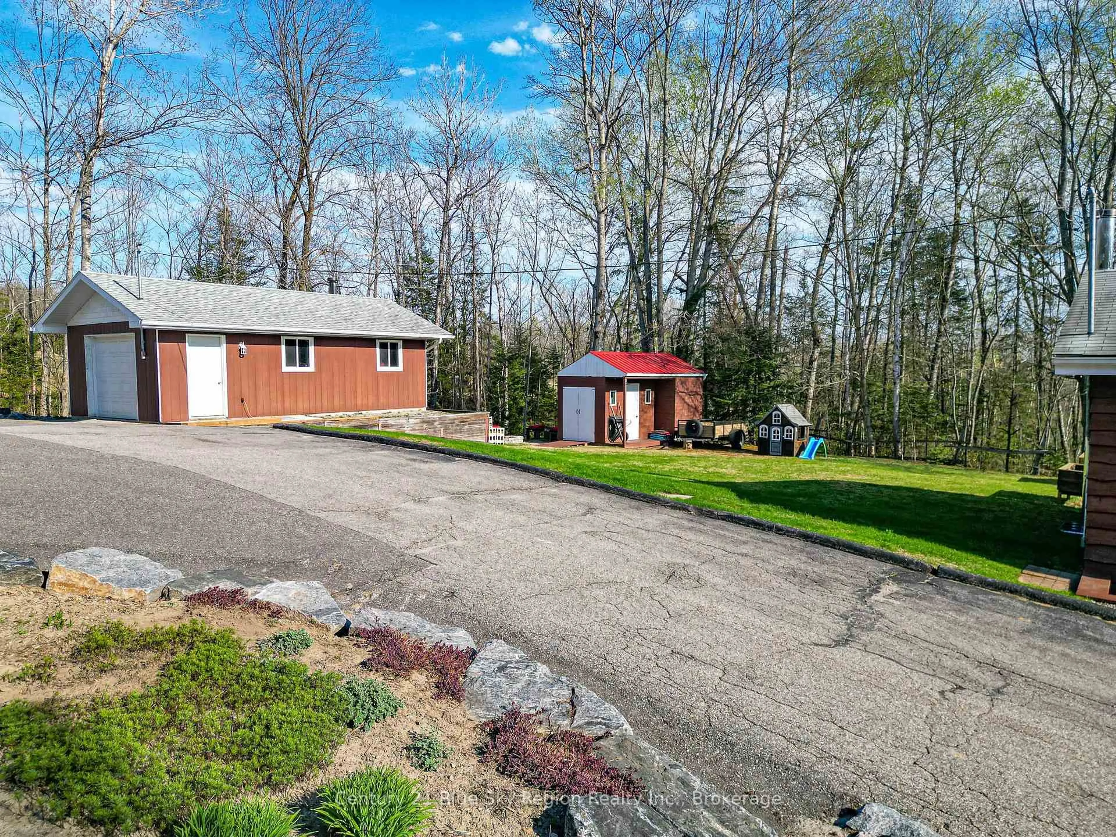 A pic from outside/outdoor area/front of a property/back of a property/a pic from drone, unknown for 240 Lees Rd, North Bay Ontario P1C 0B2