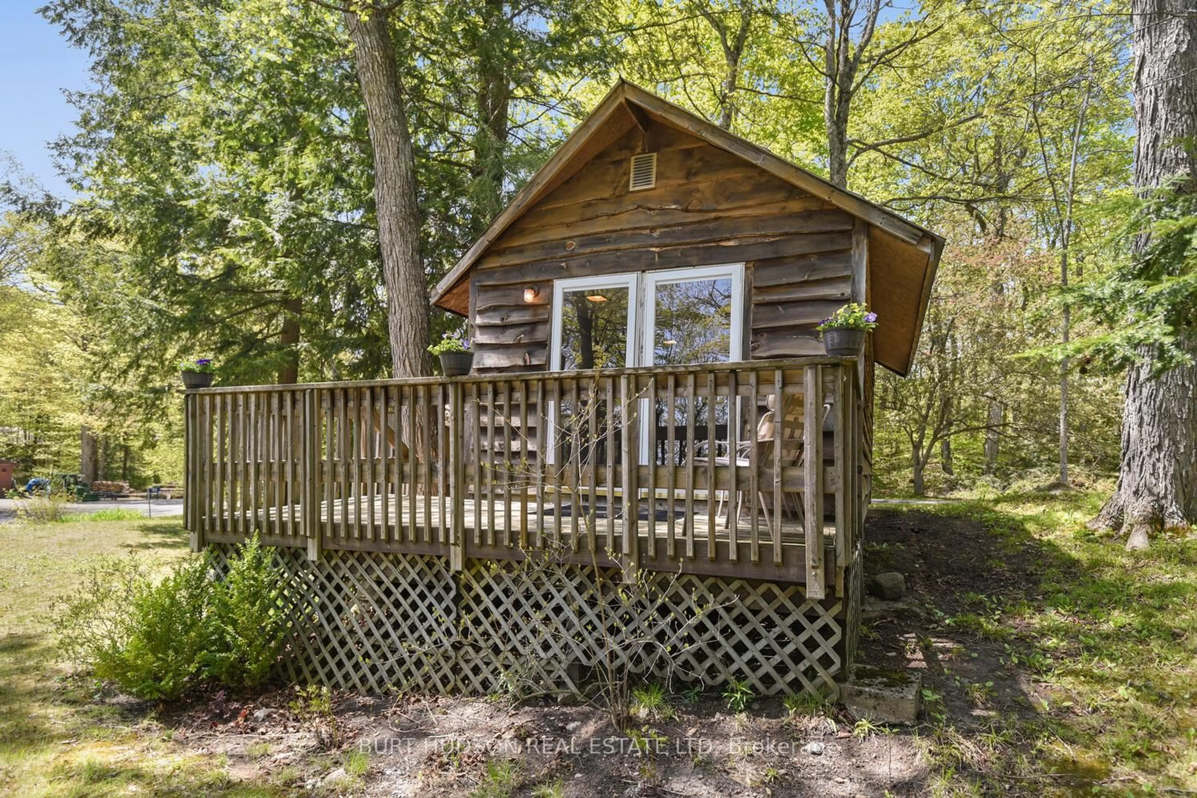 Shed for 911 Country Lane, Leeds and the Thousand Islands Ontario K0E 1B0