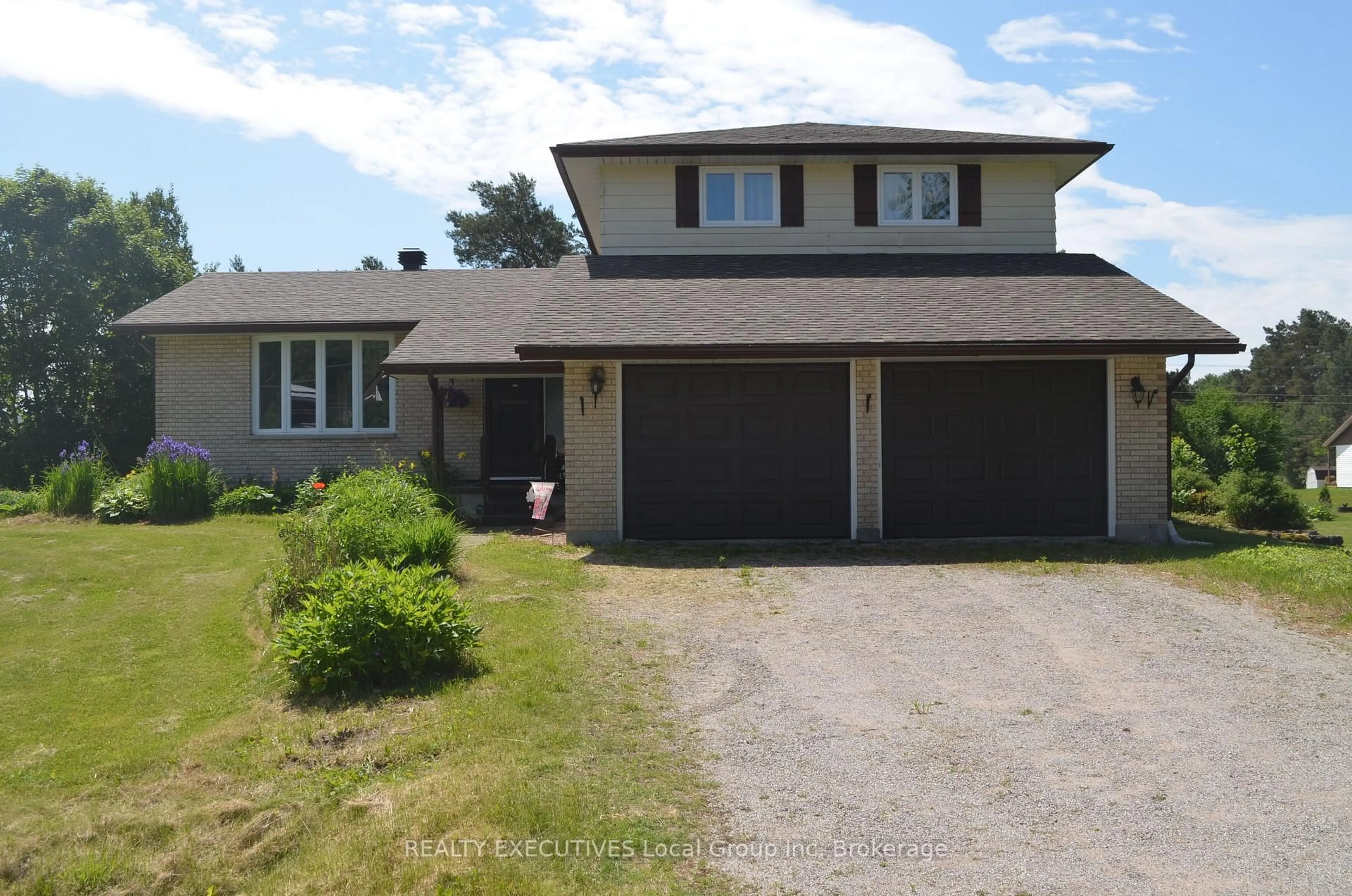 A pic from outside/outdoor area/front of a property/back of a property/a pic from drone, street for 503 MORRISON St, Powassan Ontario P0H 2L0