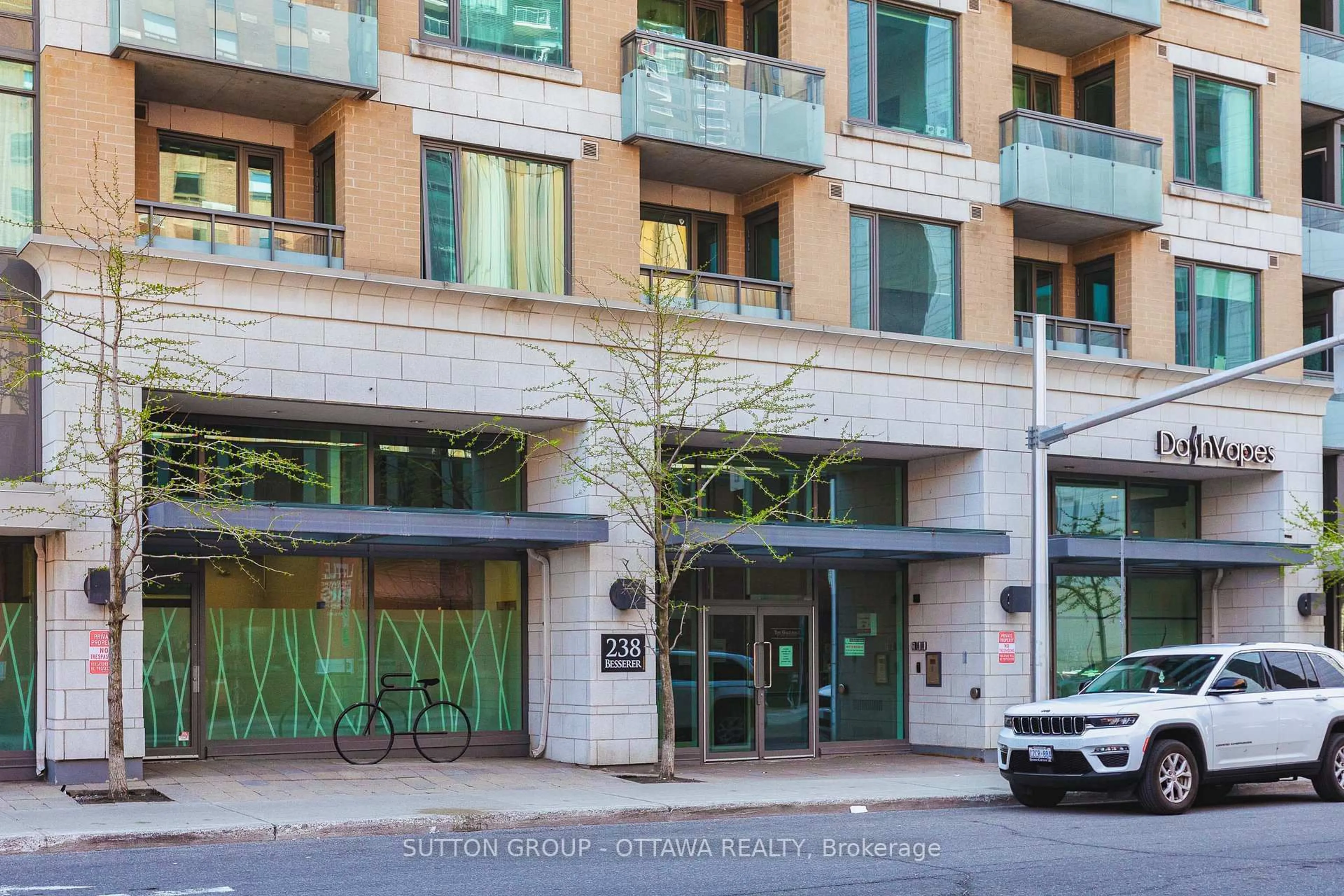 Indoor foyer for 238 Besserer St #612, Ottawa Ontario K1N 6B1