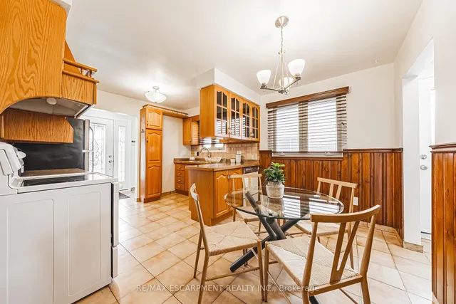 Additional property image - 98 Deerhurst Rd