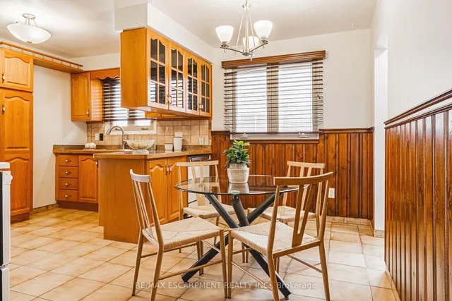 Additional property image - 98 Deerhurst Rd