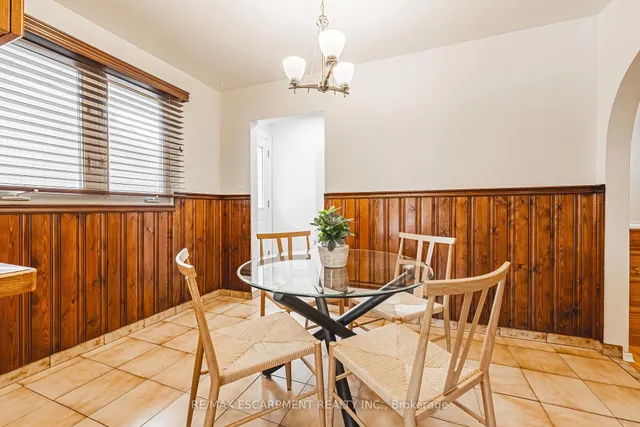 Additional property image - 98 Deerhurst Rd