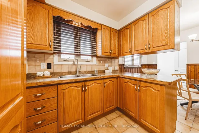 Additional property image - 98 Deerhurst Rd