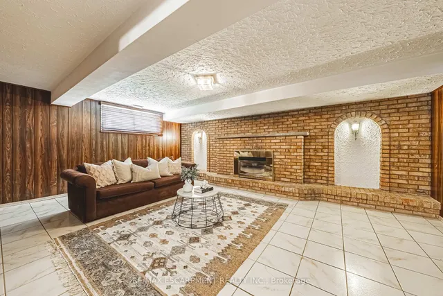 Additional property image - 98 Deerhurst Rd