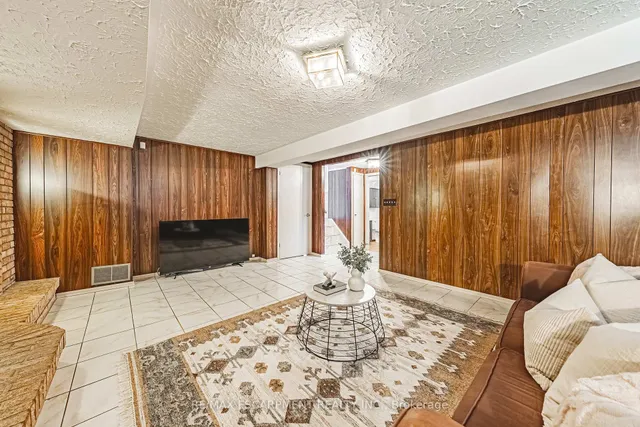 Additional property image - 98 Deerhurst Rd