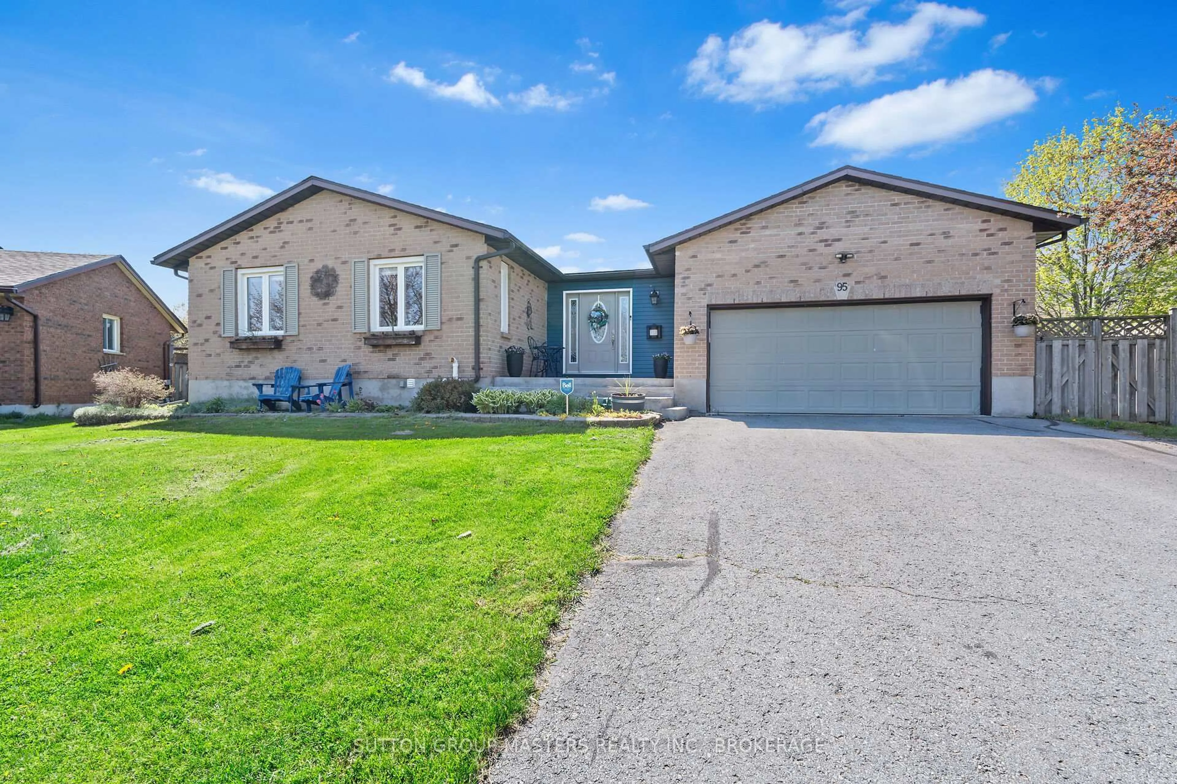 A pic from outside/outdoor area/front of a property/back of a property/a pic from drone, street for 95 Nicholson Cres, Loyalist Ontario K7N 1W9