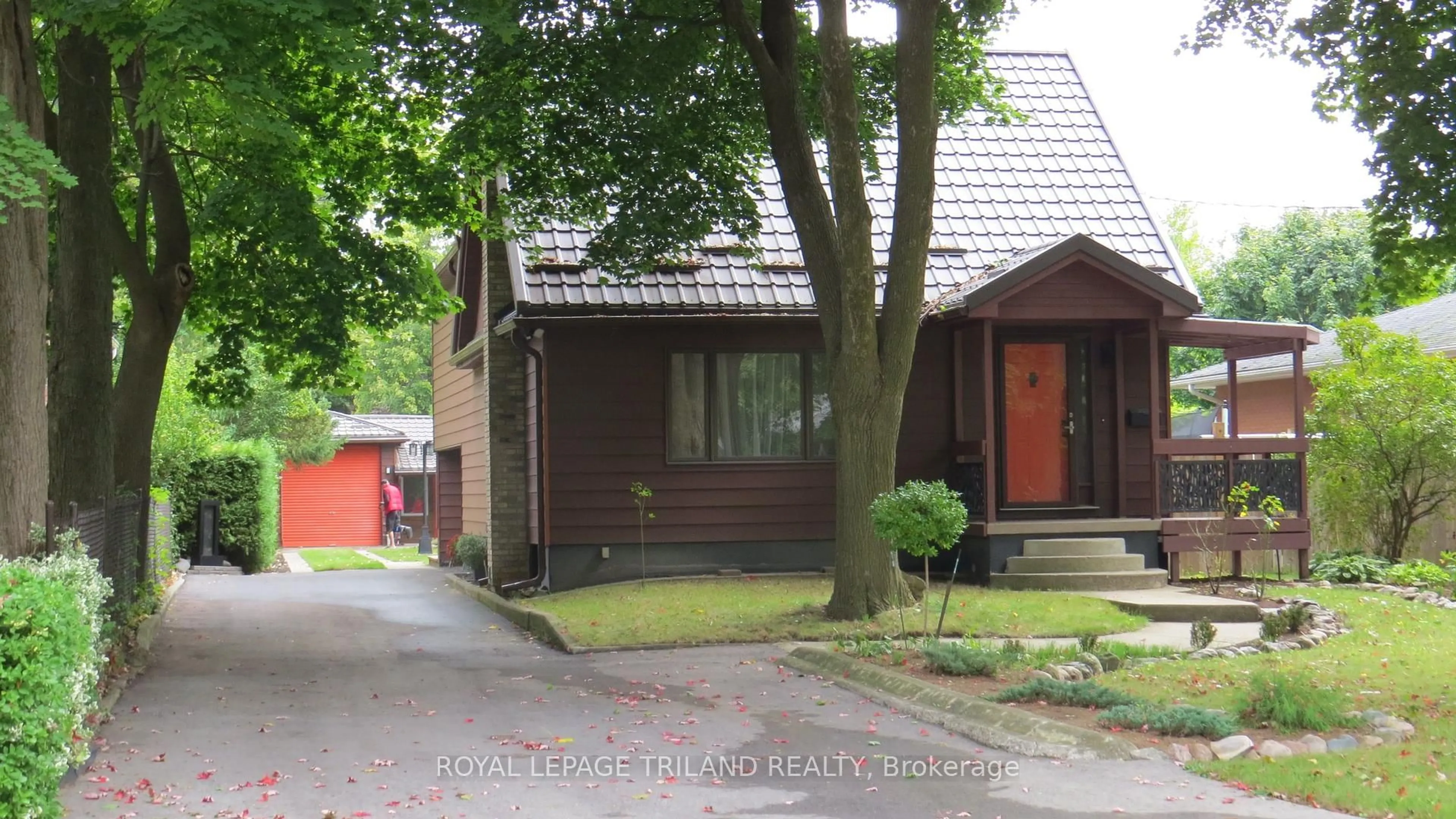 Home with brick exterior material, street for 904 Willow Dr, London South Ontario N6E 1P1