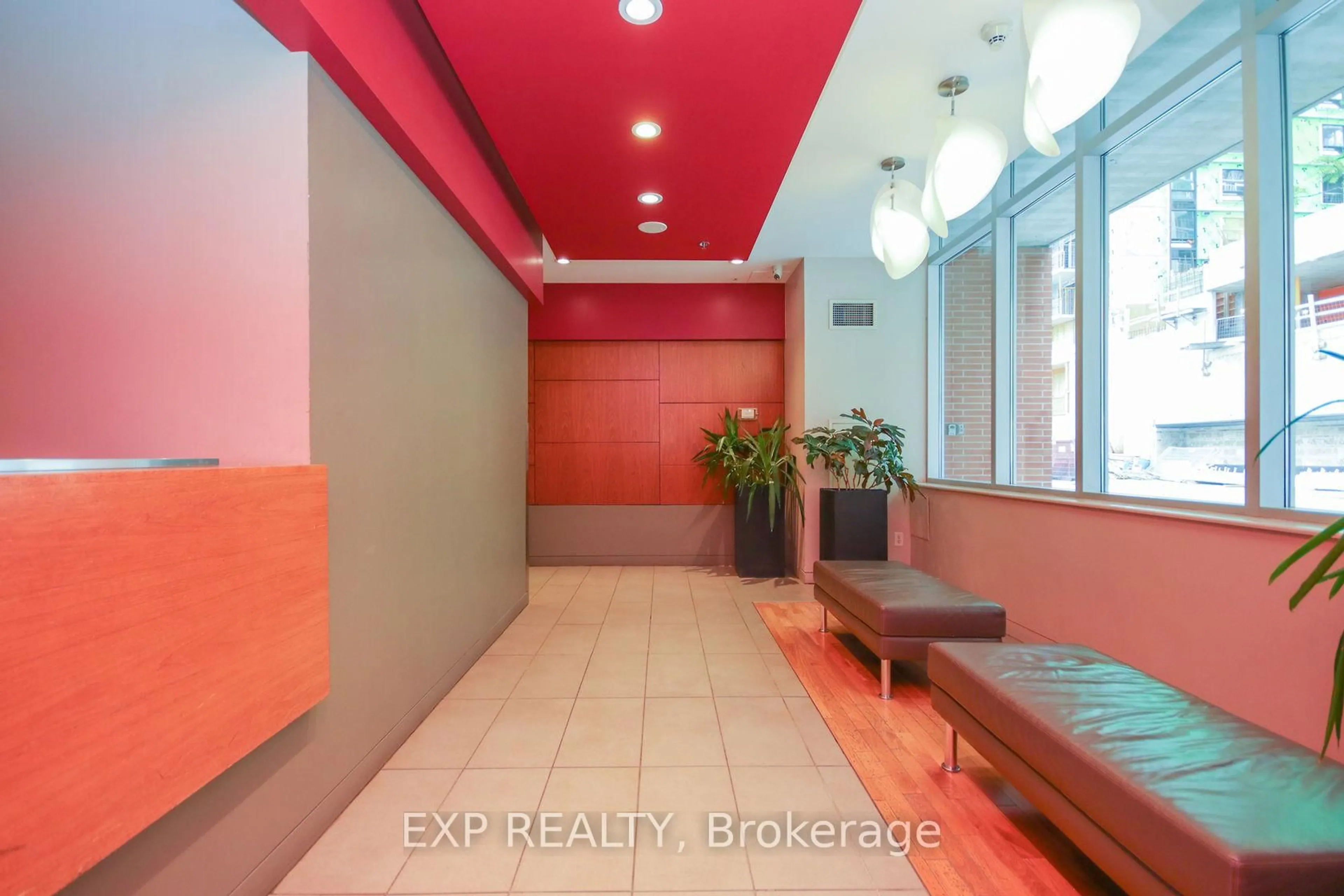 Indoor foyer for 179 GEORGE St #1709, Ottawa Ontario K1N 1J8