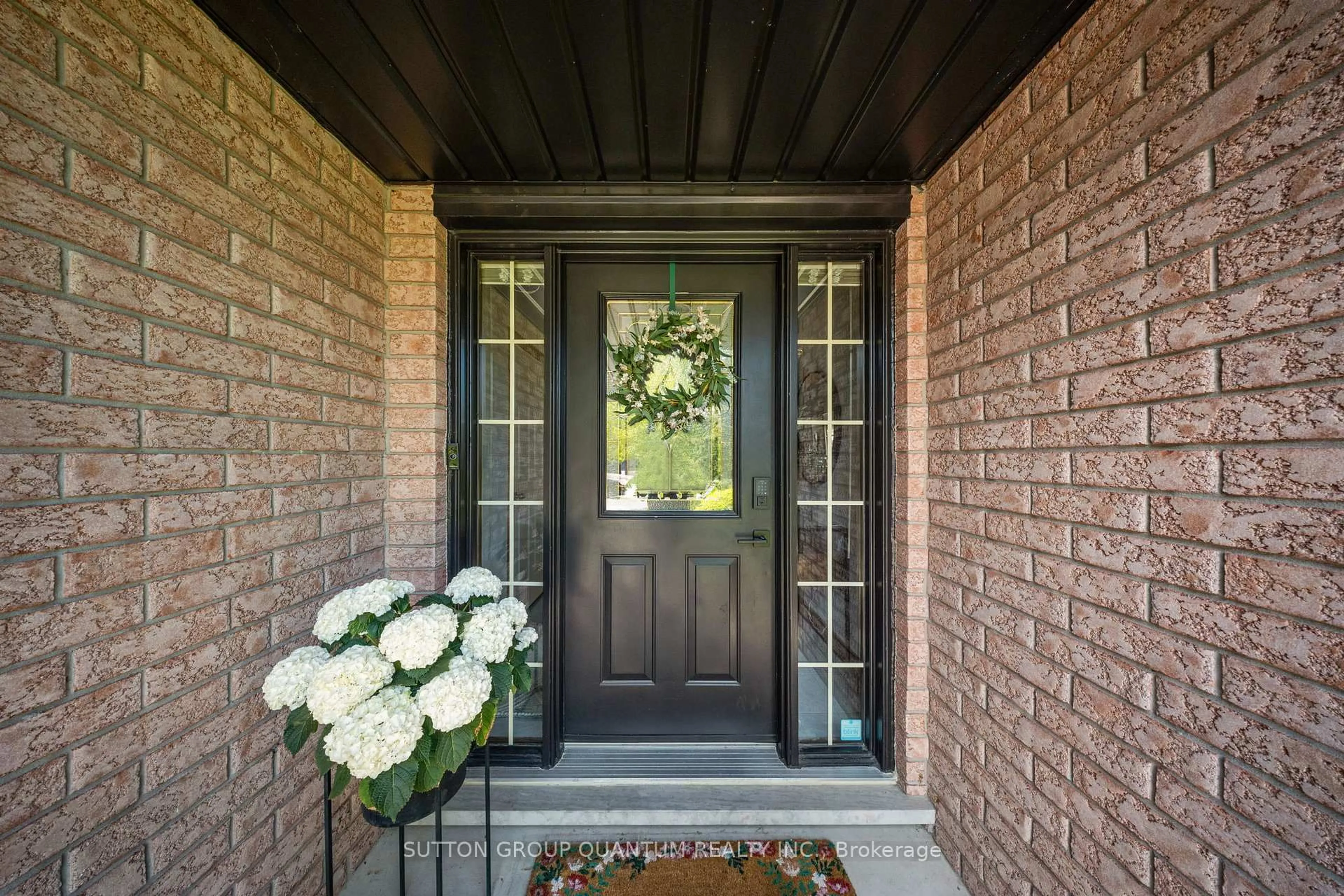 Indoor entryway for 95 Gatestone Dr, Hamilton Ontario L8J 2V1