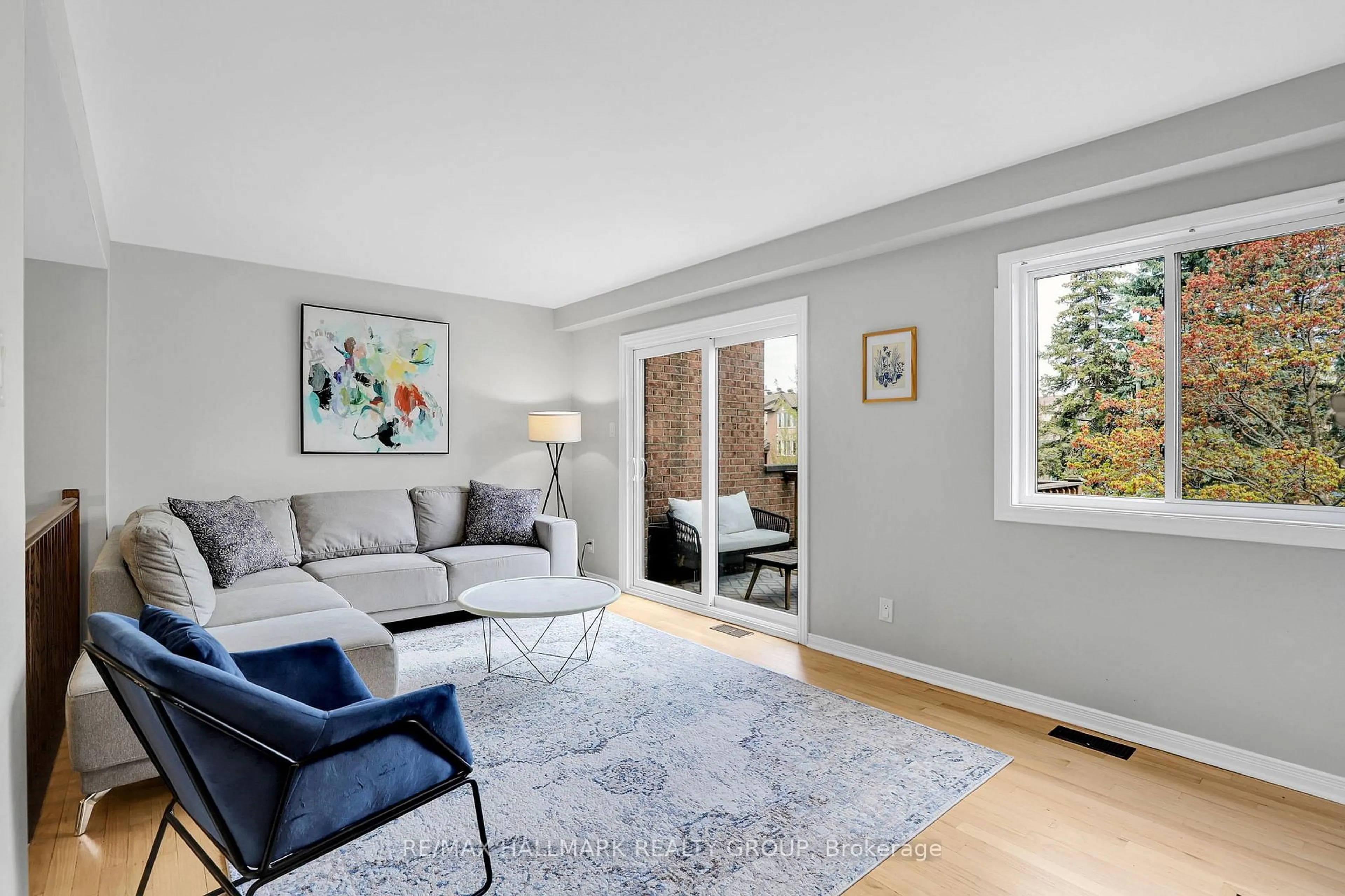 Living room with furniture, unknown for 189 Dunbarton Crt, Ottawa Ontario K1K 4L7