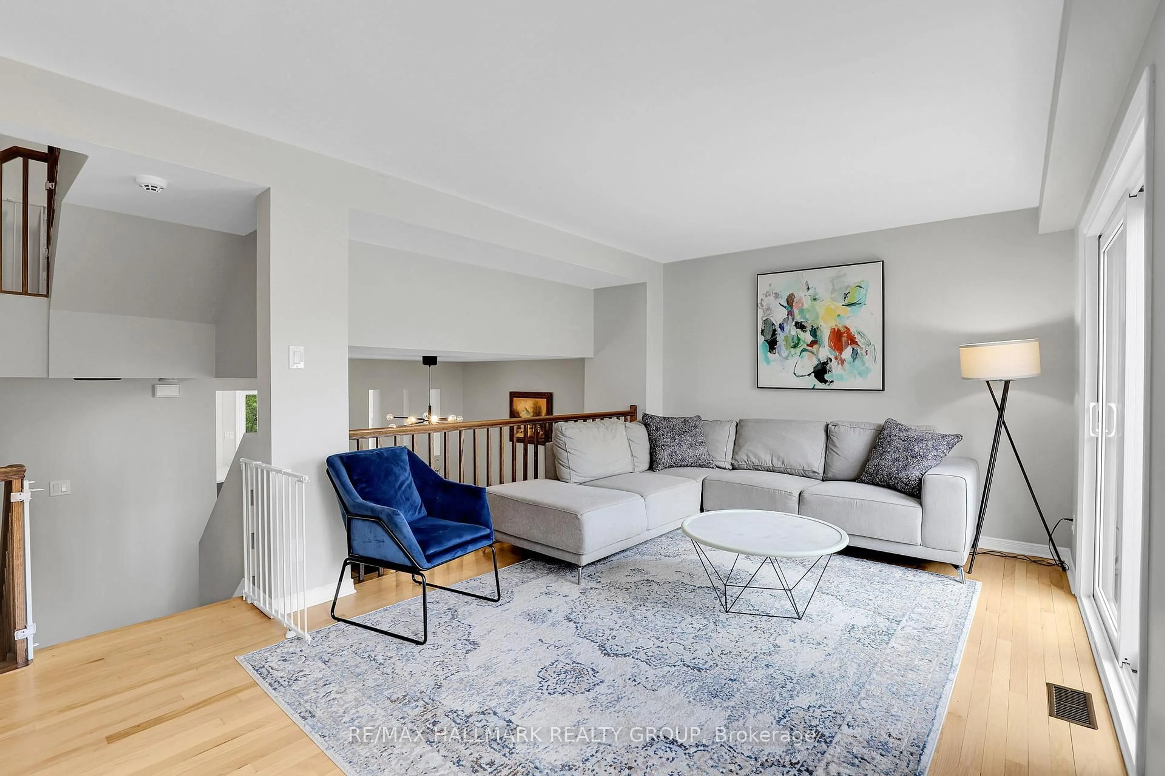 Living room with furniture, unknown for 189 Dunbarton Crt, Ottawa Ontario K1K 4L7