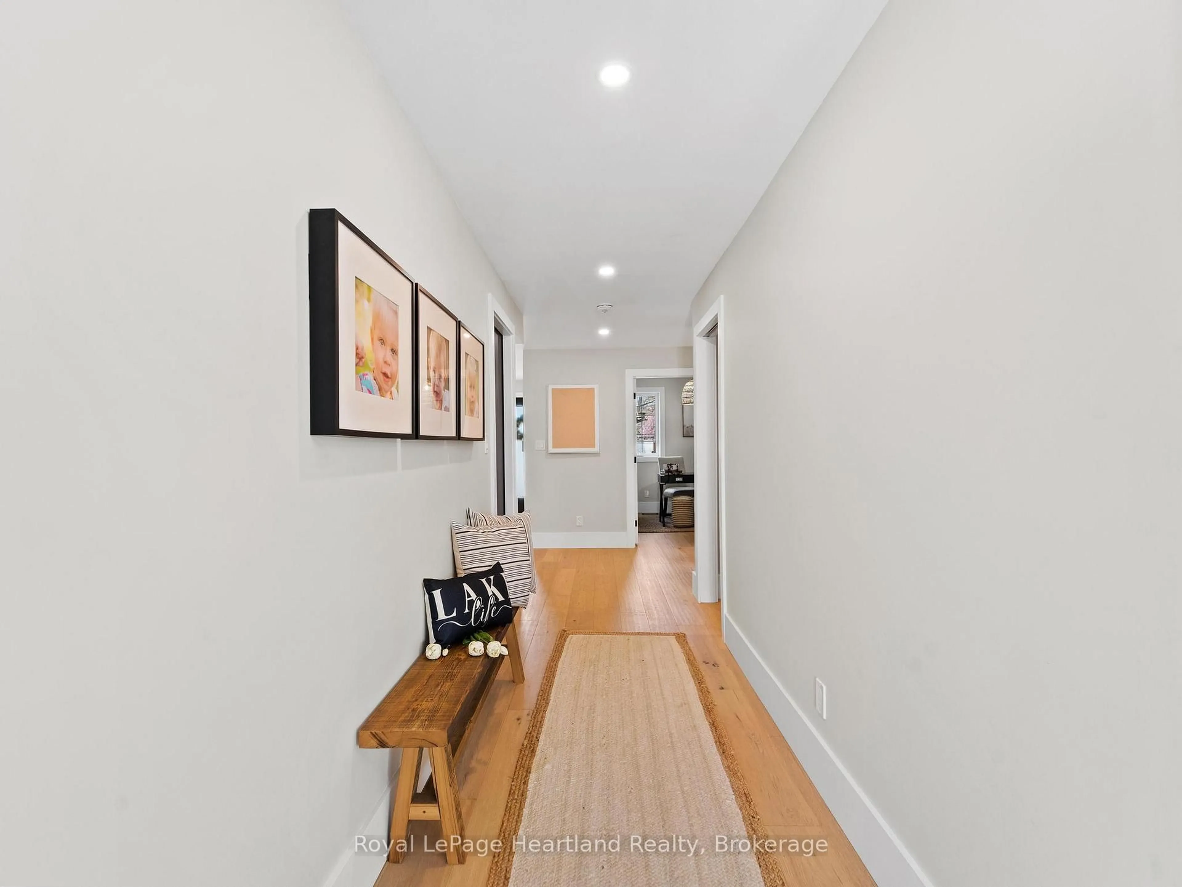 Indoor entryway for 238 Bennett St, Goderich Ontario N7A 1X9