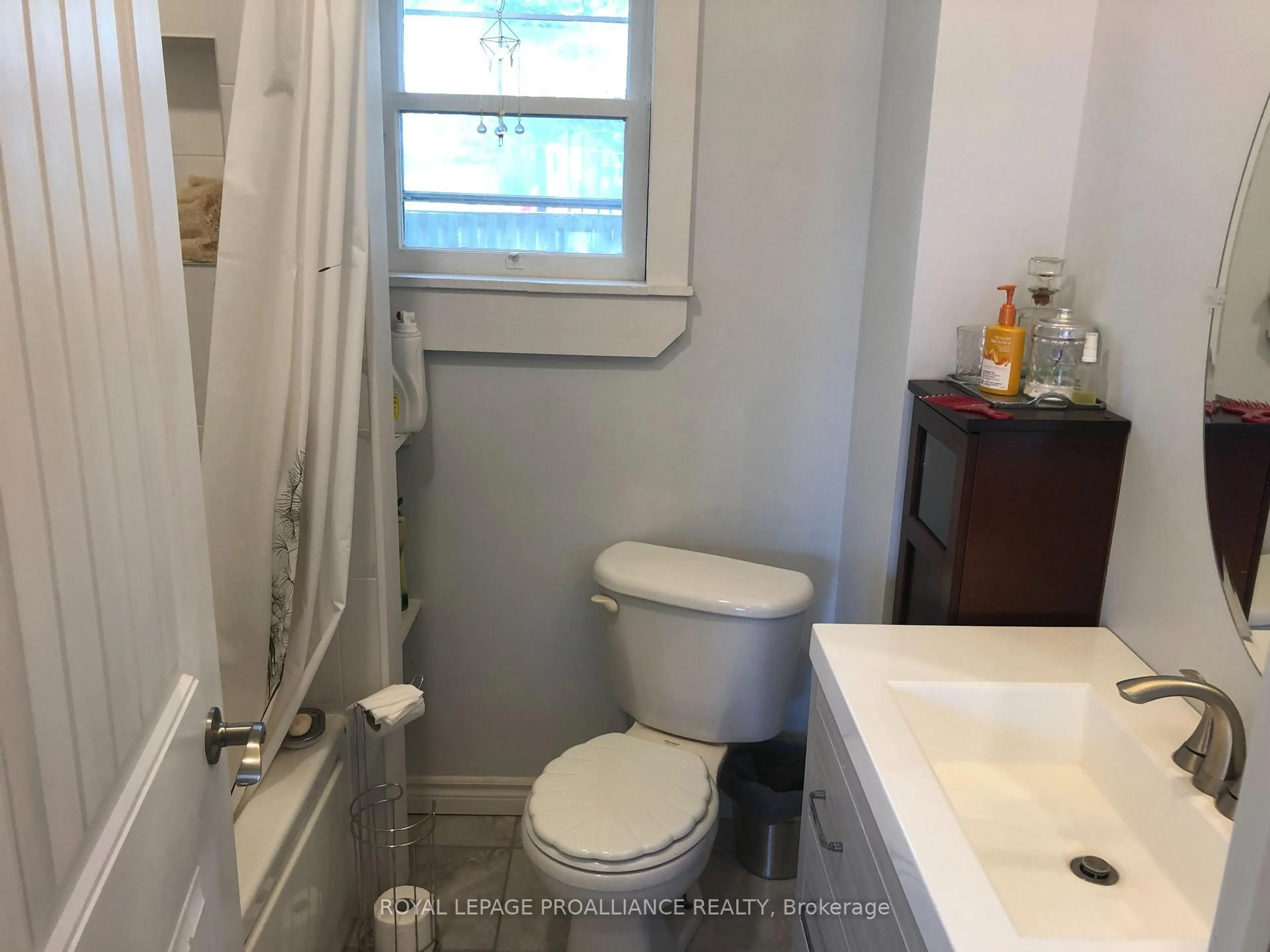 Standard bathroom, unknown for 24 Flindall St #A & B, Quinte West Ontario K8V 3E3
