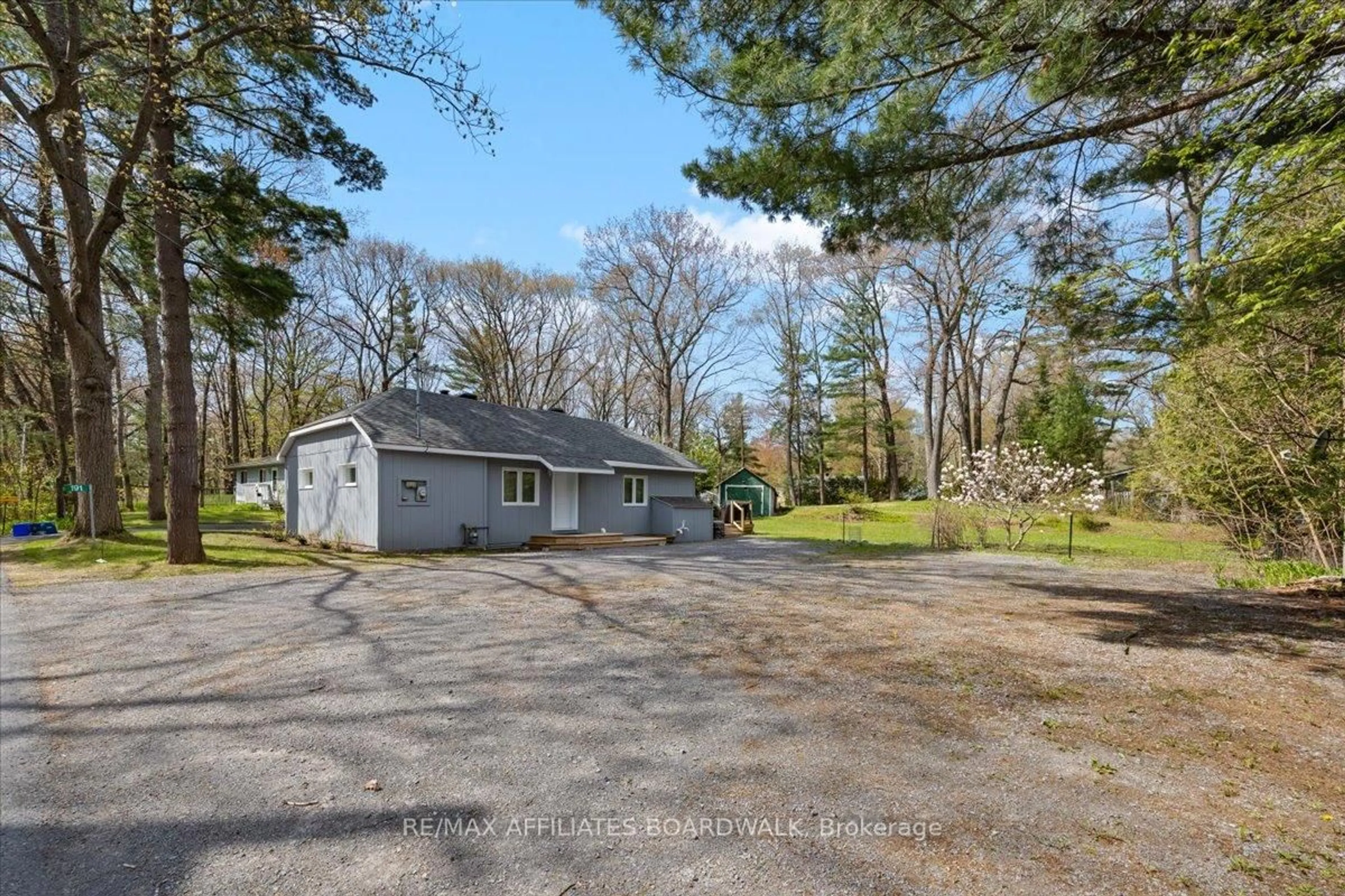 A pic from outside/outdoor area/front of a property/back of a property/a pic from drone, street for 191 Macmillan Lane, Ottawa Ontario K0A 3M0