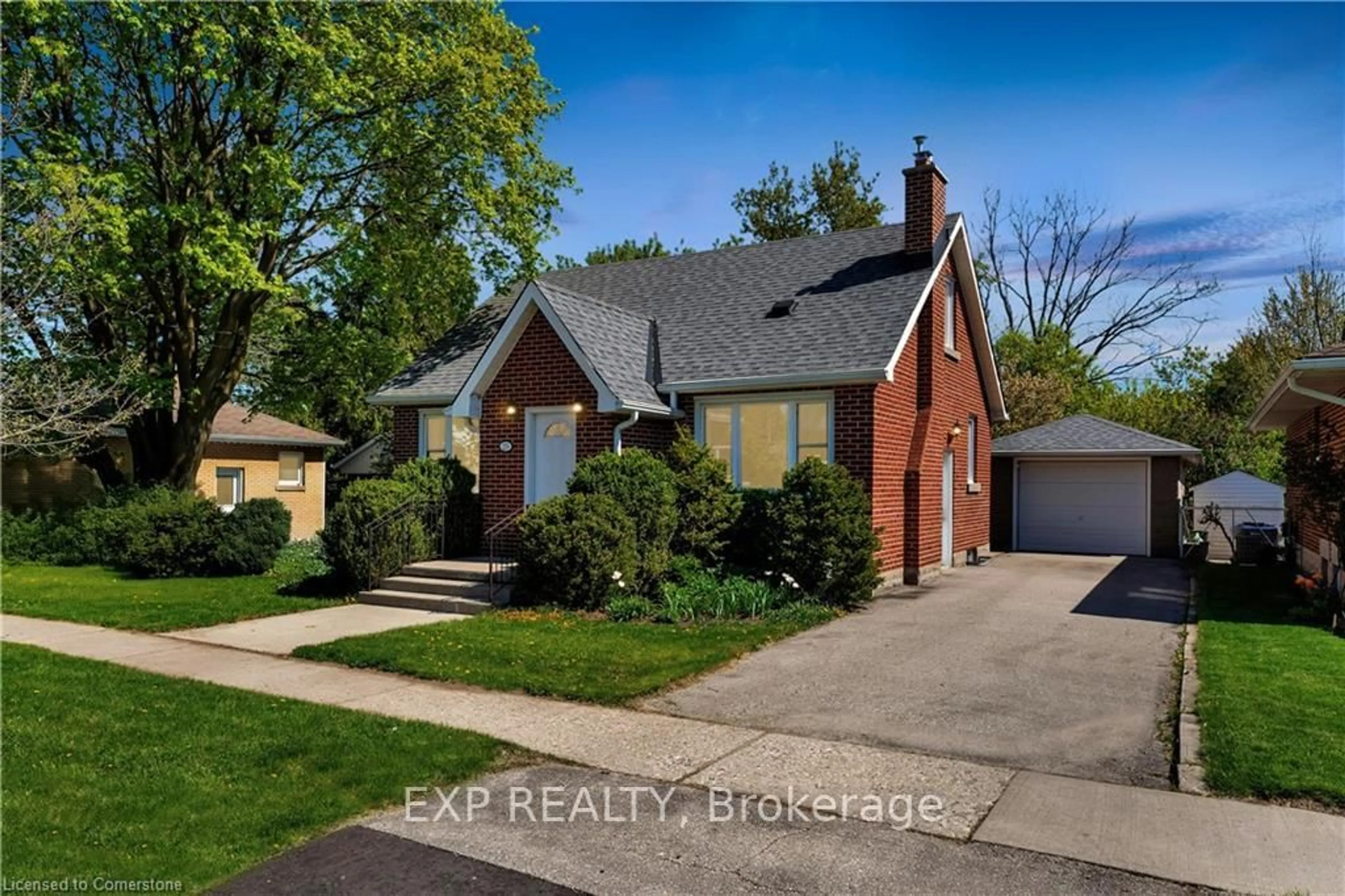 Home with brick exterior material, street for 25 Rosewood Ave, Guelph Ontario N1H 5Z8