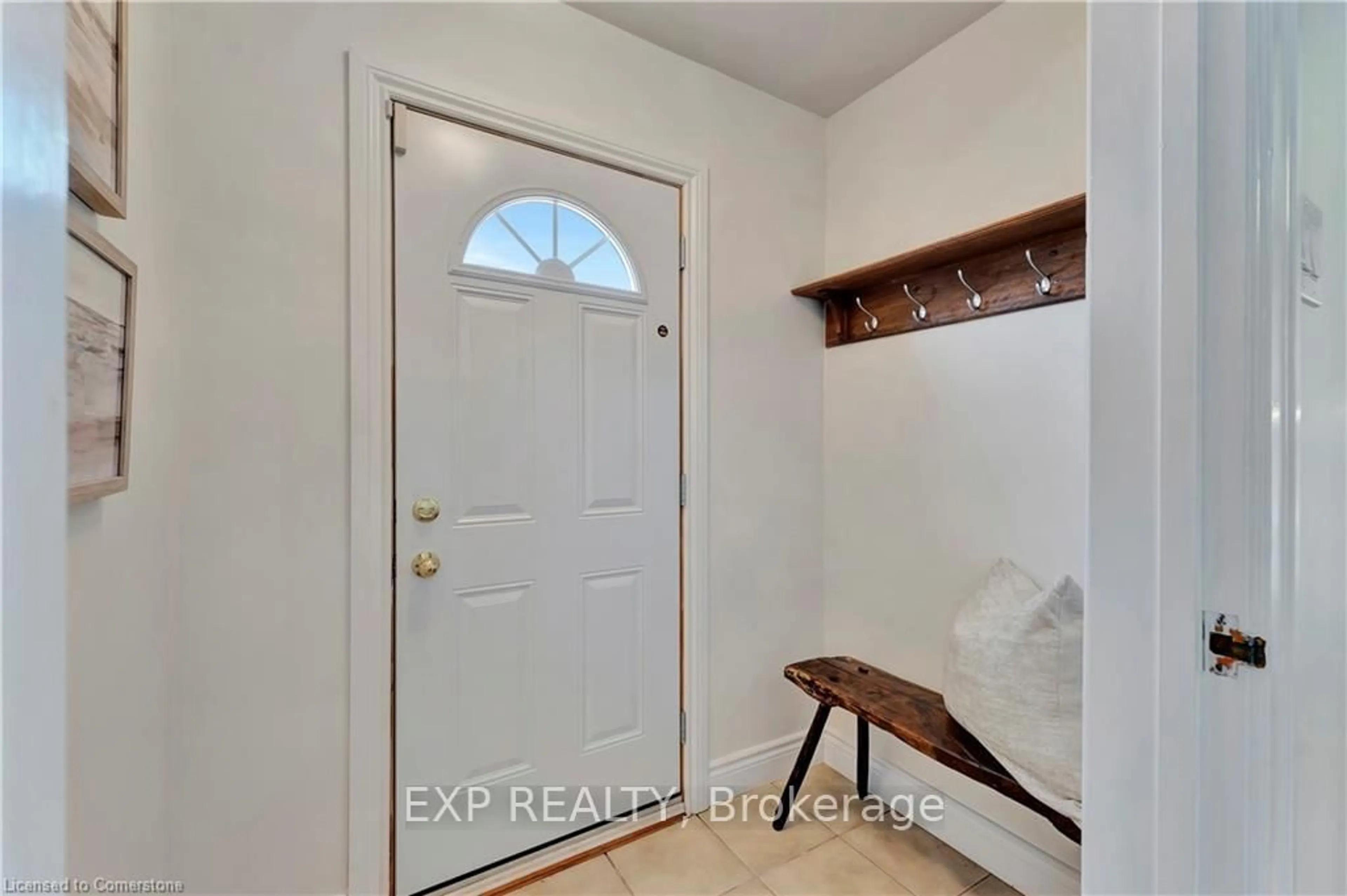 Indoor entryway for 25 Rosewood Ave, Guelph Ontario N1H 5Z8