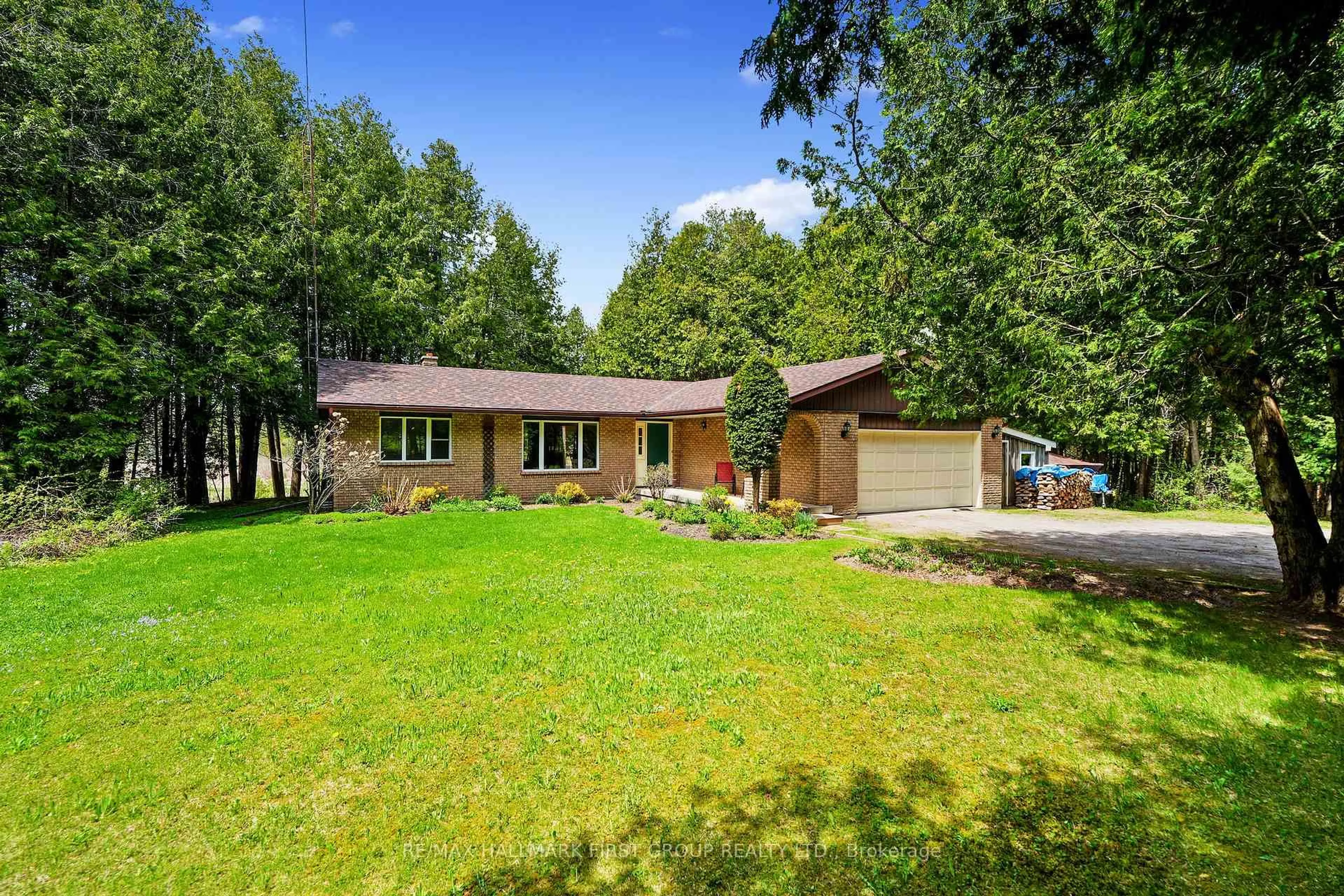 A pic from outside/outdoor area/front of a property/back of a property/a pic from drone, unknown for 6200 Campbell Rd, Port Hope Ontario L1A 3V8