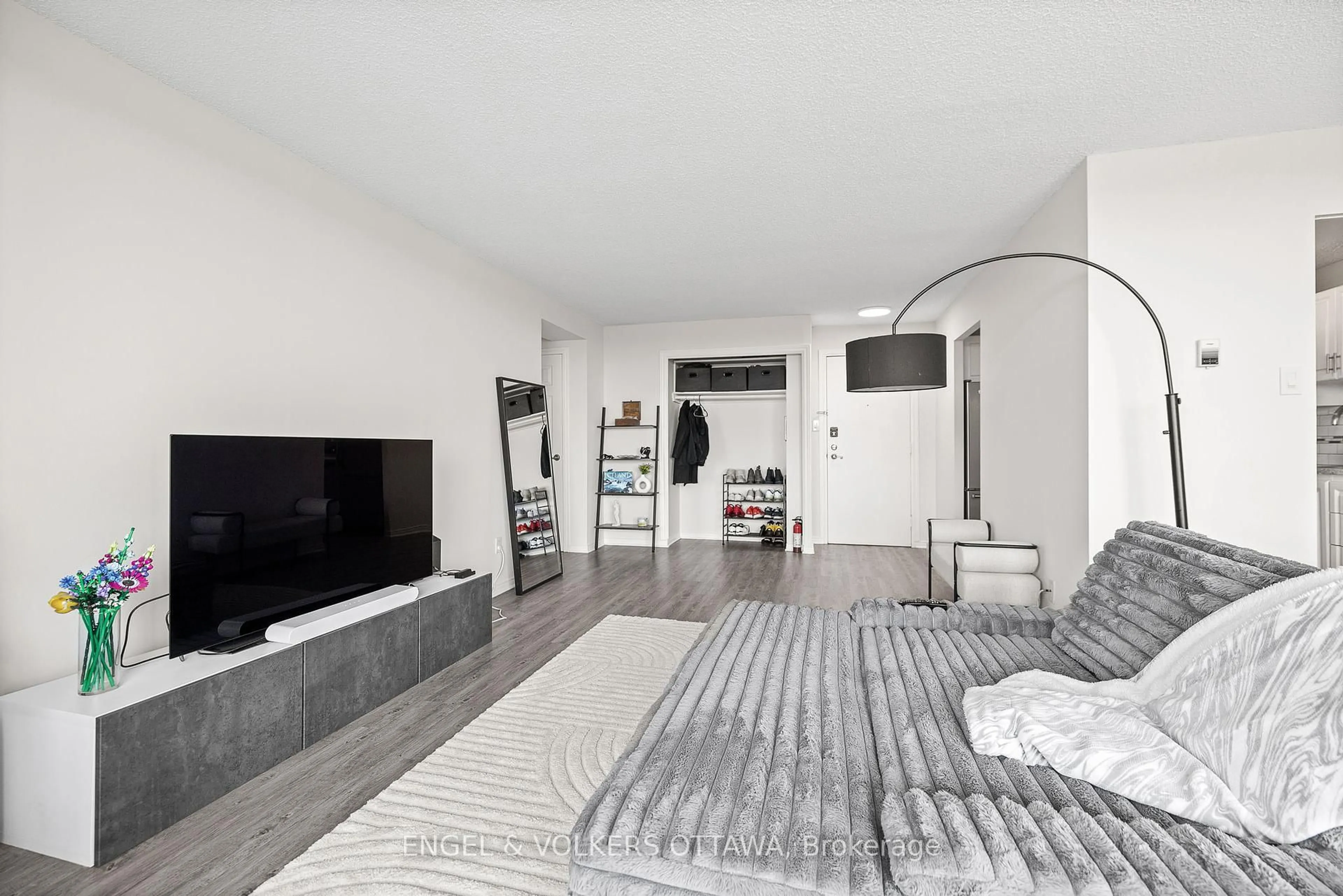 Unknown for 665 Bathgate Dr #1404, Ottawa Ontario K1K 3Y4