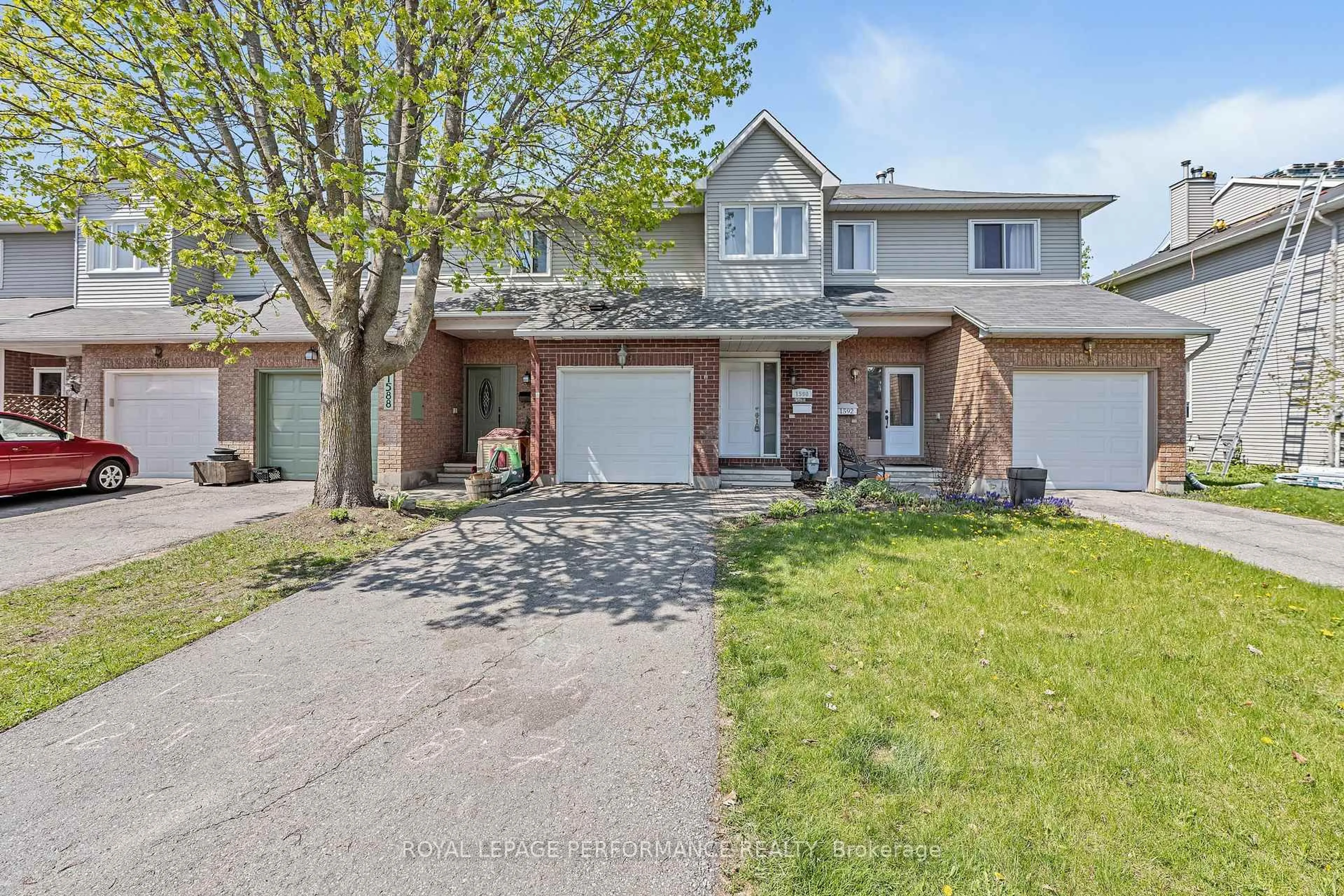 A pic from outside/outdoor area/front of a property/back of a property/a pic from drone, street for 1590 Briarfield Cres, Orleans Ontario K4A 1Y7