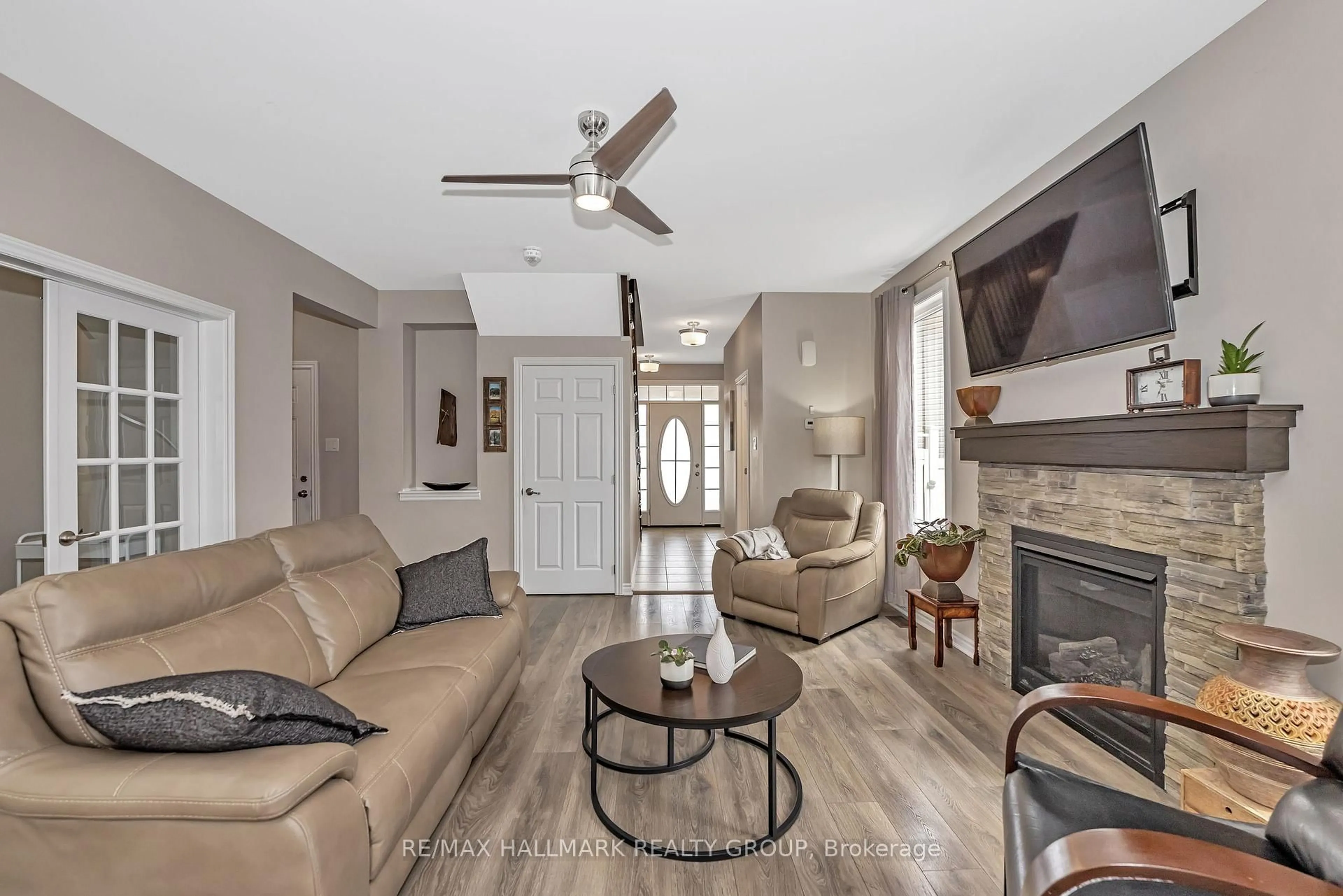 Living room with furniture, unknown for 160 Bartonia Circ, Ottawa Ontario K4A 1E3