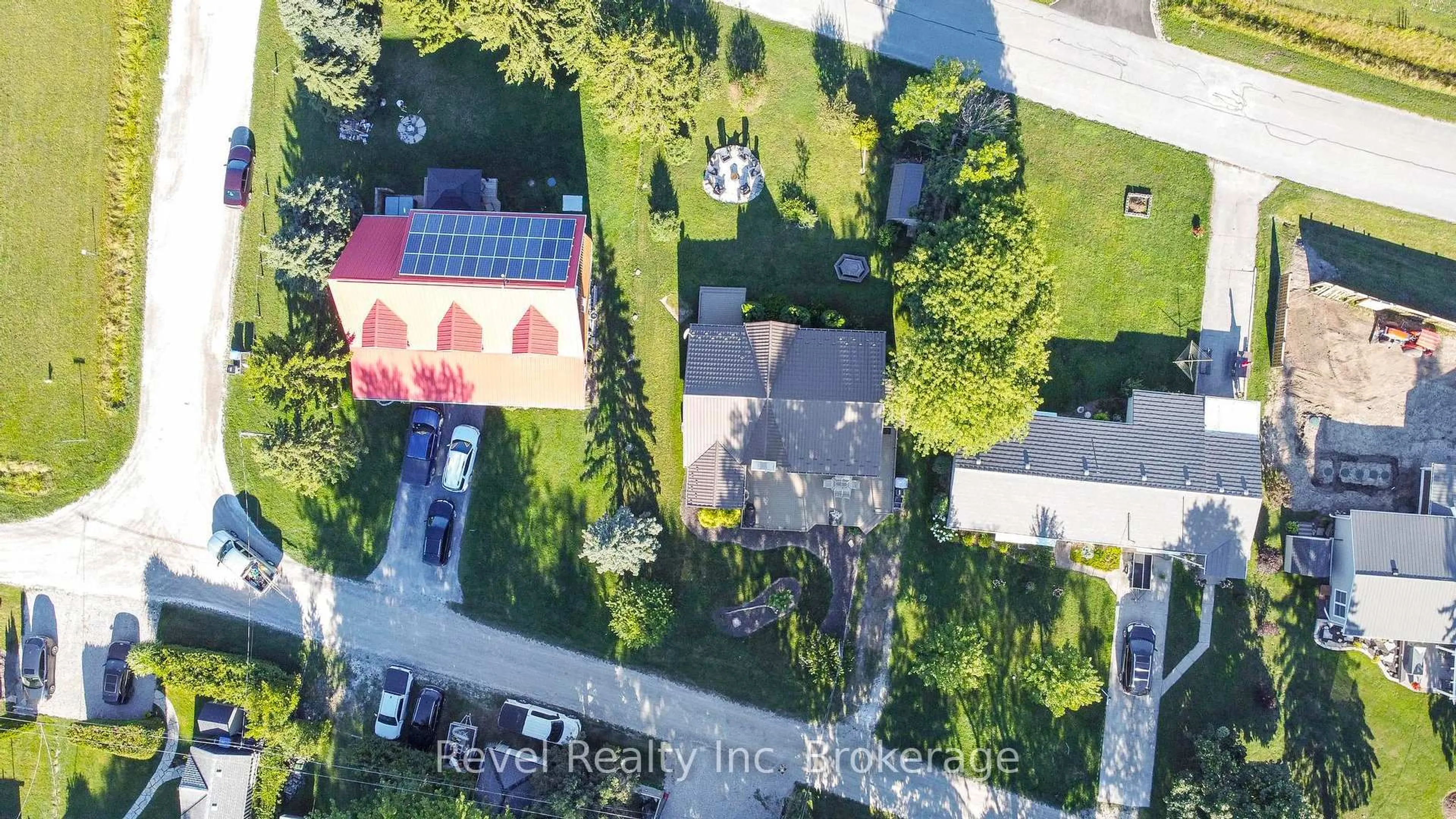 A pic from outside/outdoor area/front of a property/back of a property/a pic from drone, street for 71842 Sunview Ave, Bluewater Ontario N0M 2T0