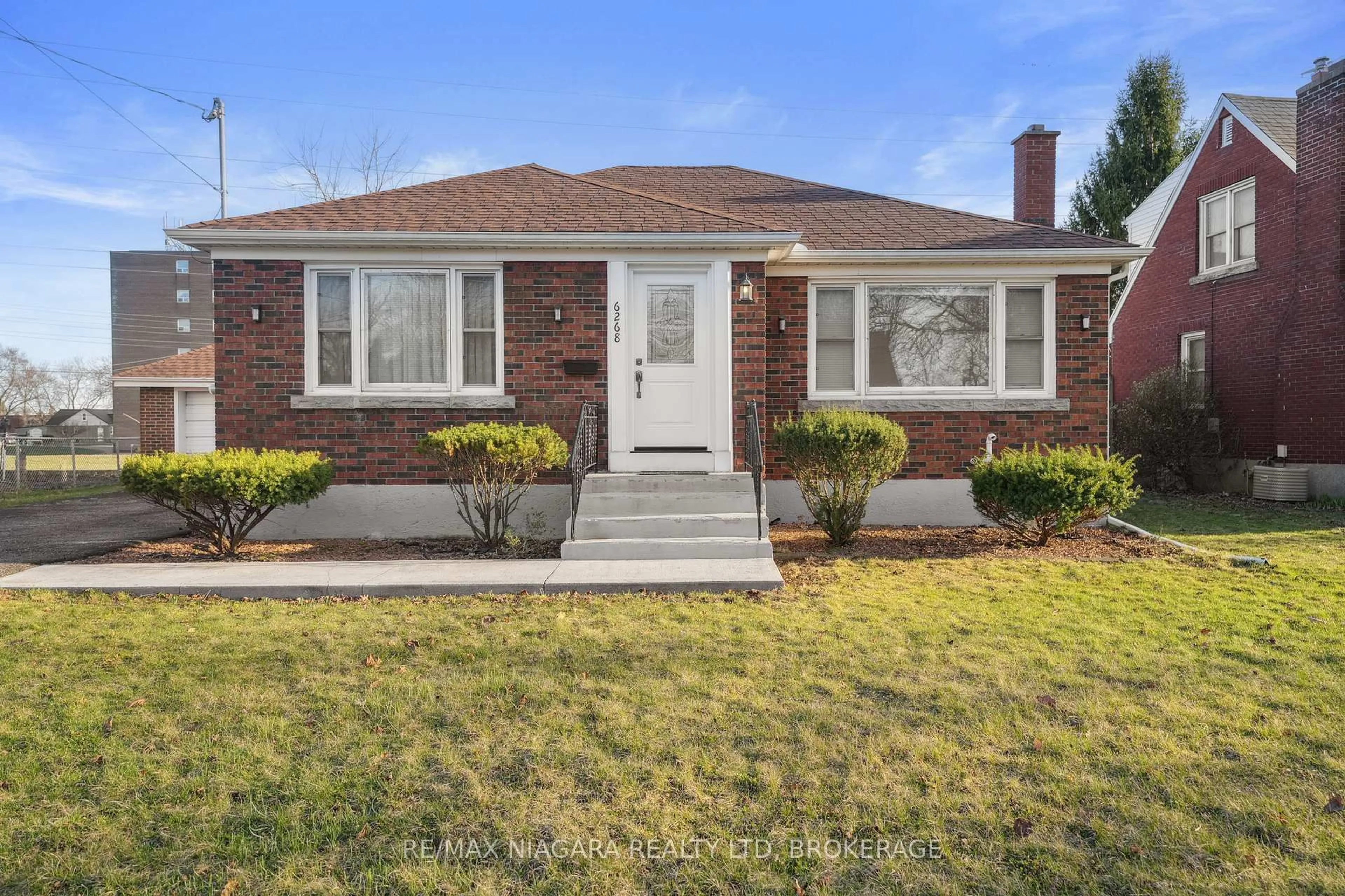 Home with brick exterior material, street for 6268 Corwin Cres, Niagara Falls Ontario L2G 2M1
