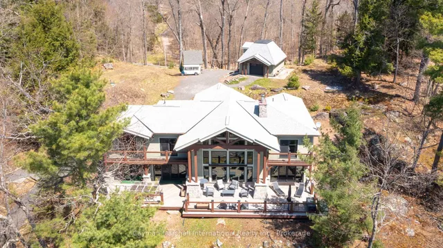 84 BIGWIN ISLAND, Lake of Bays