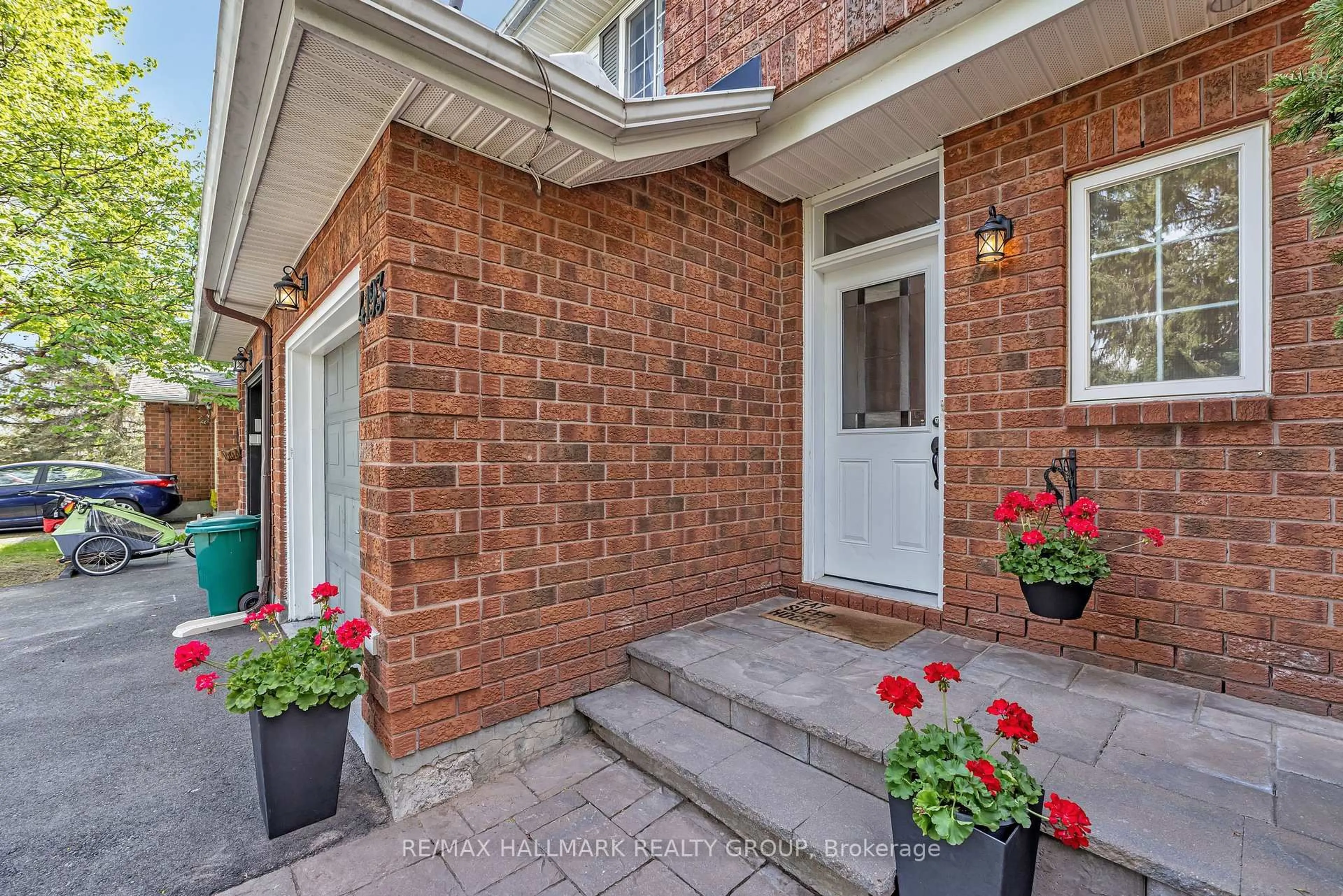 Indoor entryway for 4193 Owl Valley Dr, Ottawa Ontario K1V 1L9