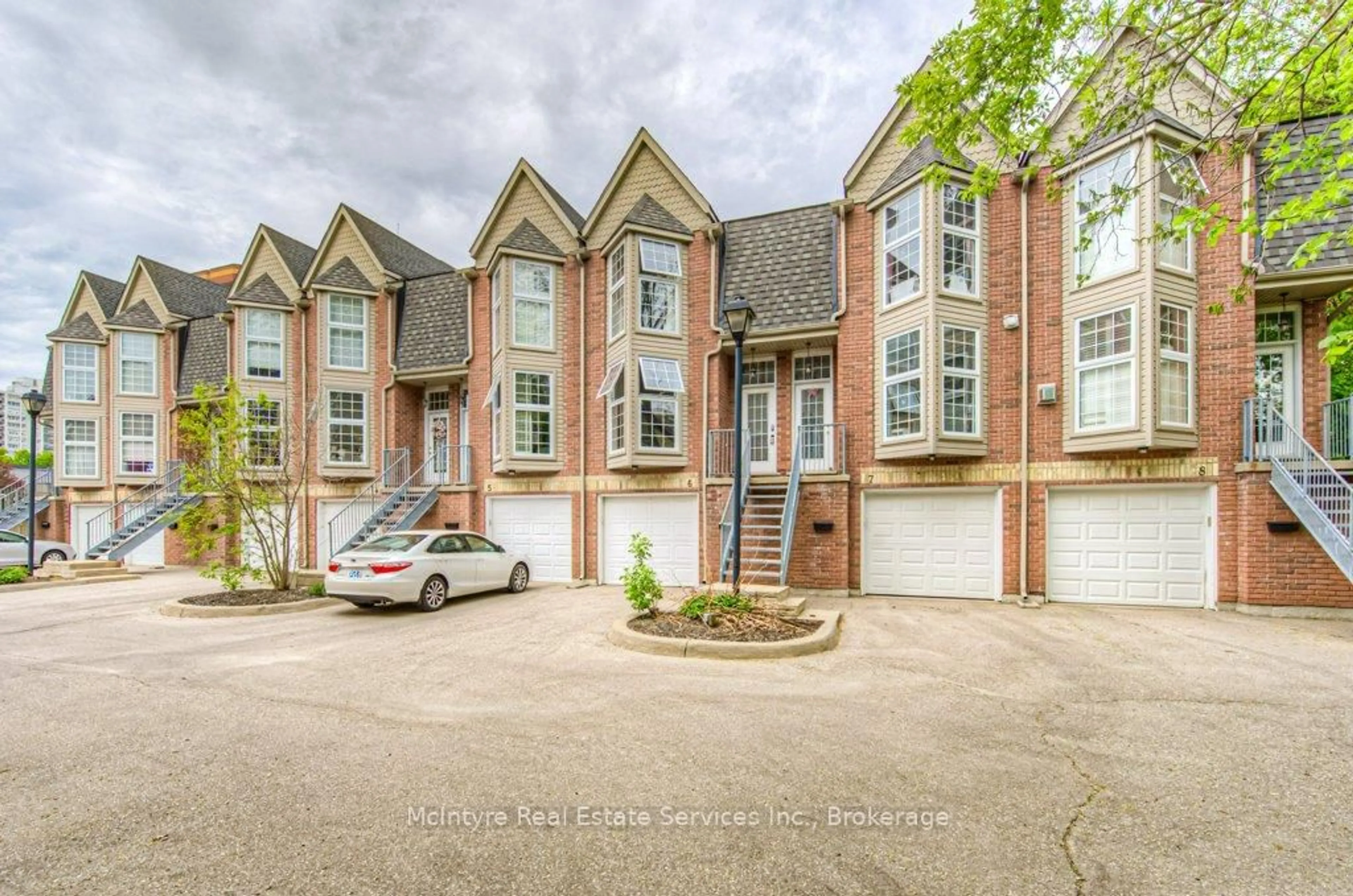 A pic from outside/outdoor area/front of a property/back of a property/a pic from drone, street for 28 Mansion St #6, Kitchener Ontario N2H 2J6
