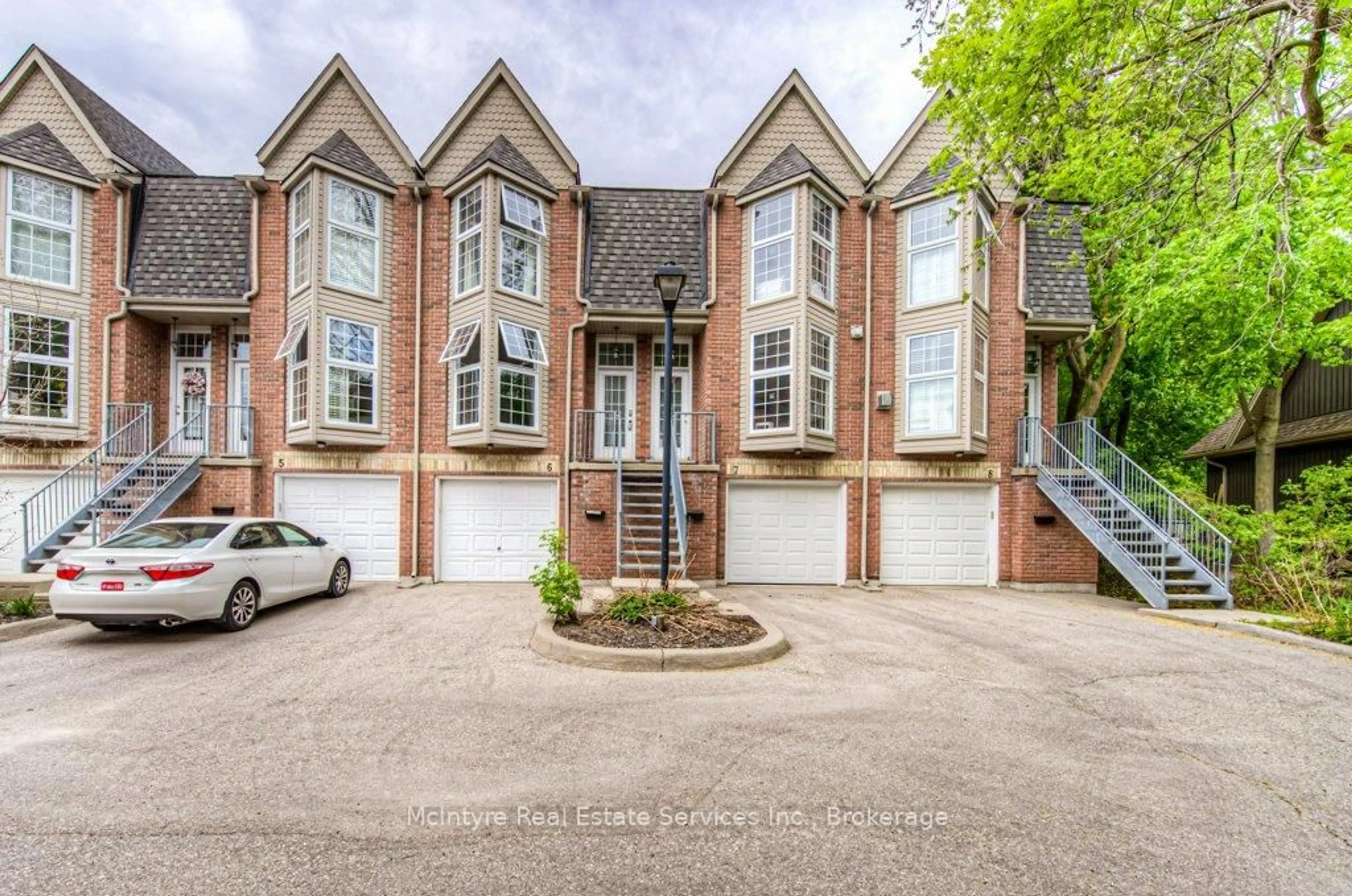 Unknown for 28 Mansion St #6, Kitchener Ontario N2H 2J6