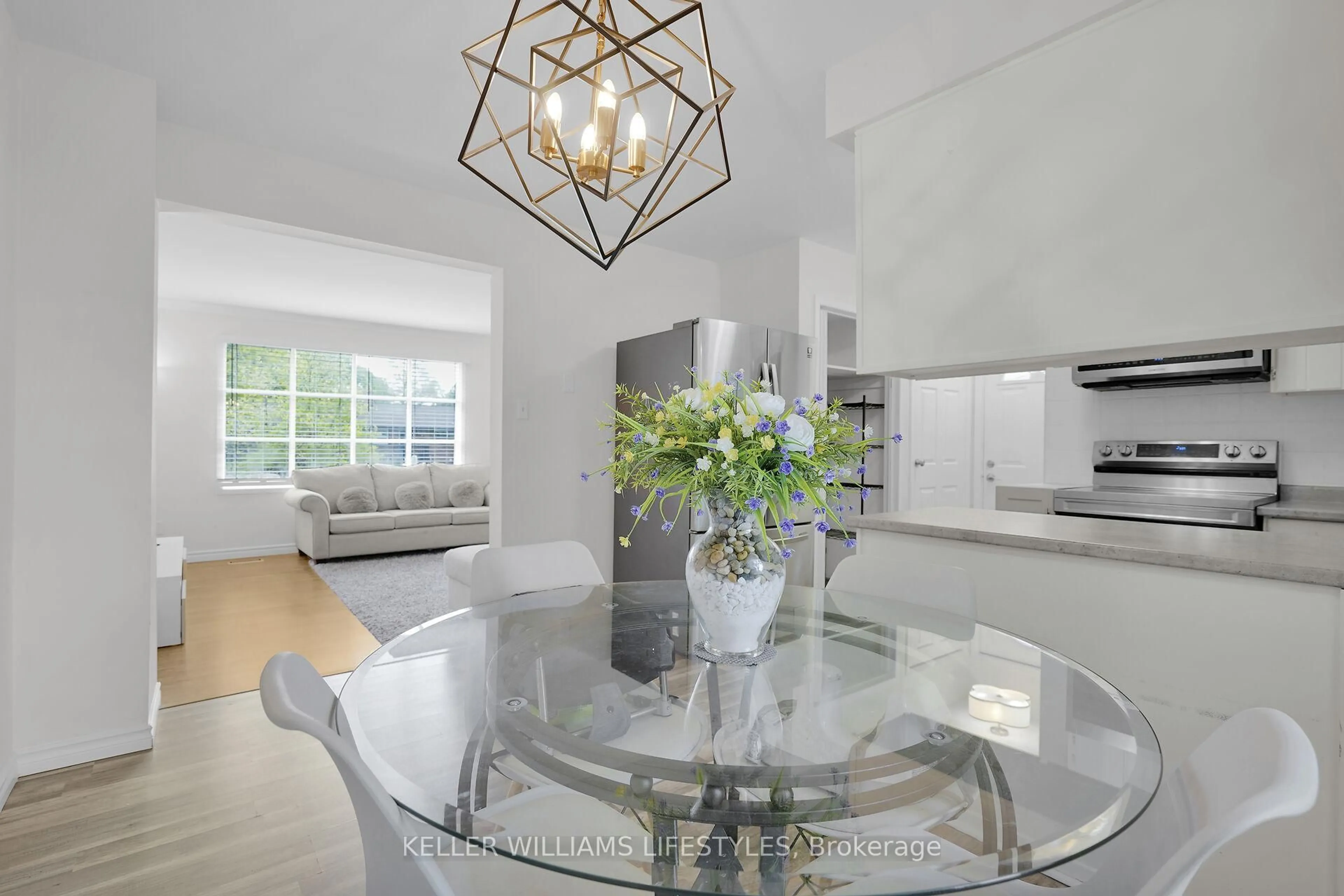 Contemporary kitchen, unknown for 875 Dearness Dr, London South Ontario N6E 1Y4