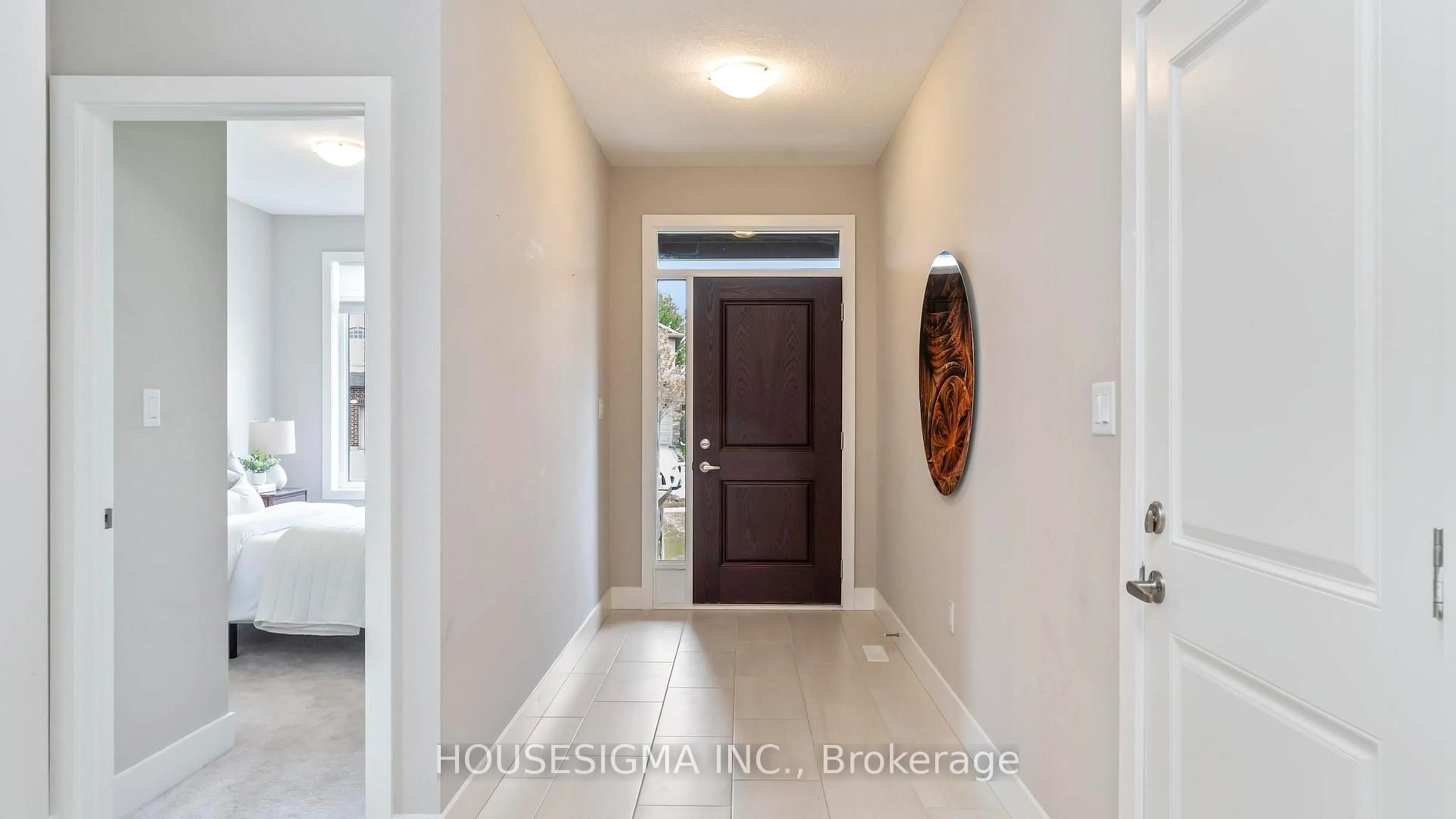 Indoor entryway for 1399 Whetherfield St, London North Ontario N6H 0E5