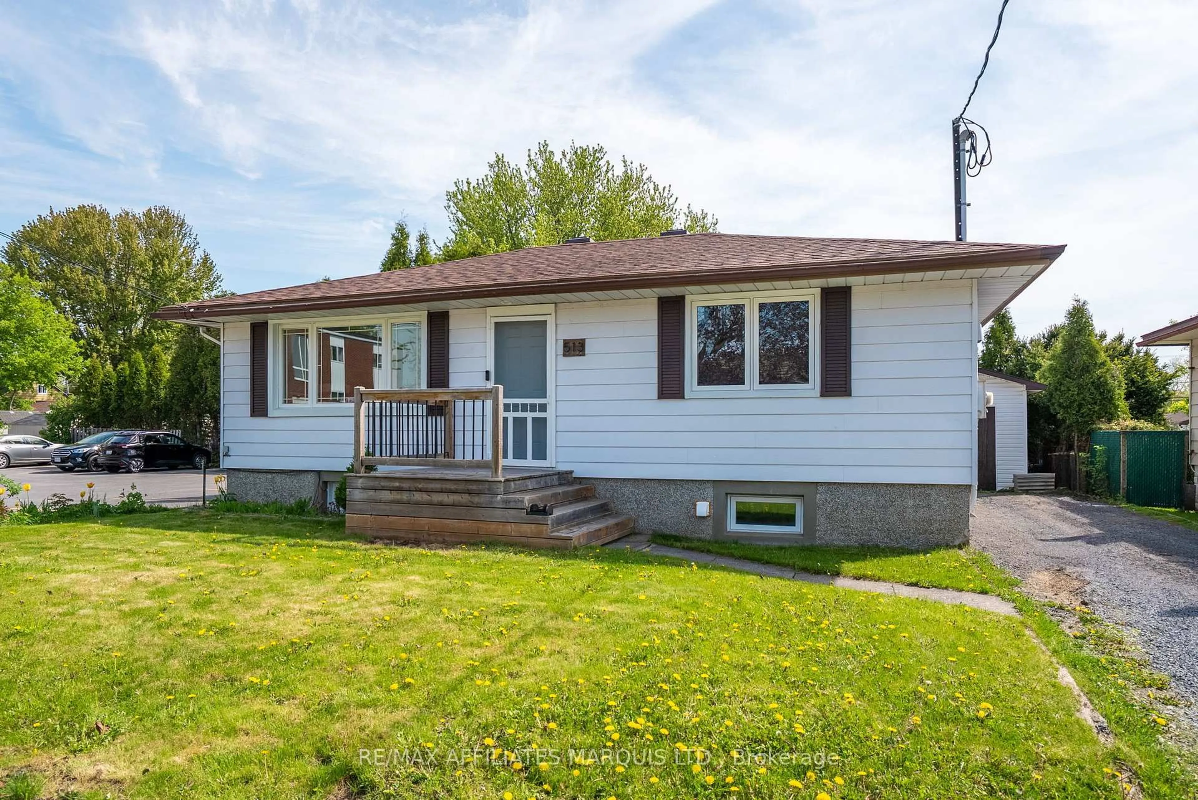 Home with vinyl exterior material, street for 513 Rivier Pl, Cornwall Ontario K6J 4B1
