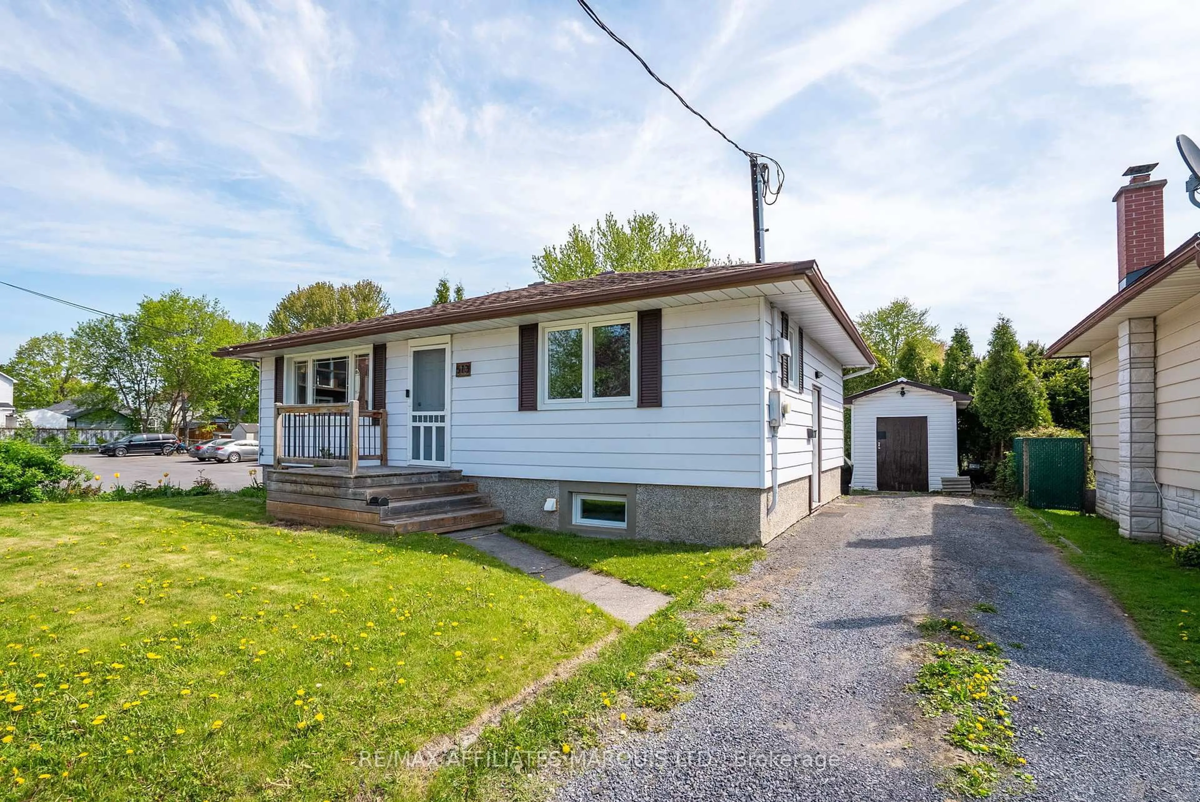 Home with vinyl exterior material, street for 513 Rivier Pl, Cornwall Ontario K6J 4B1