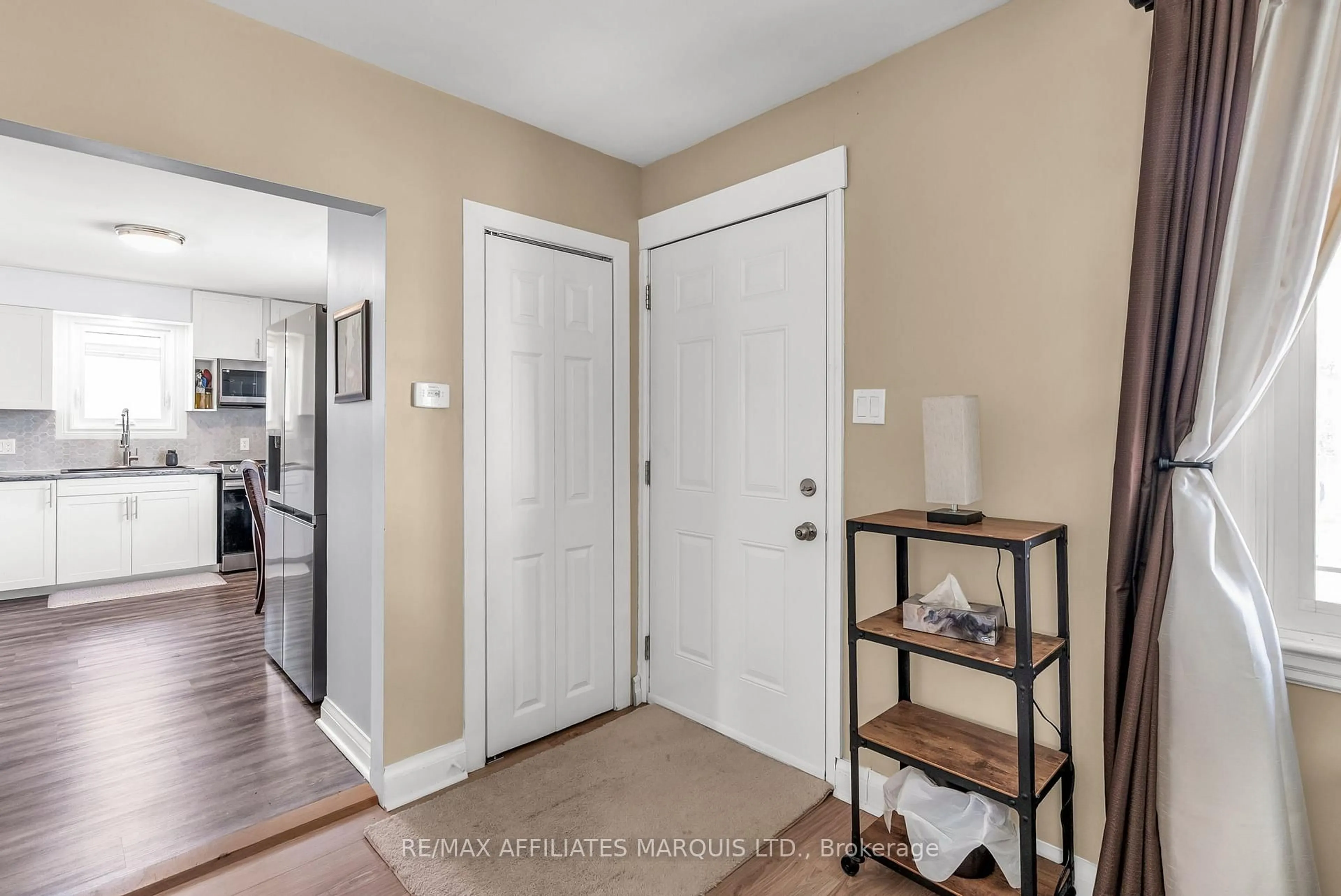 Indoor entryway for 513 Rivier Pl, Cornwall Ontario K6J 4B1
