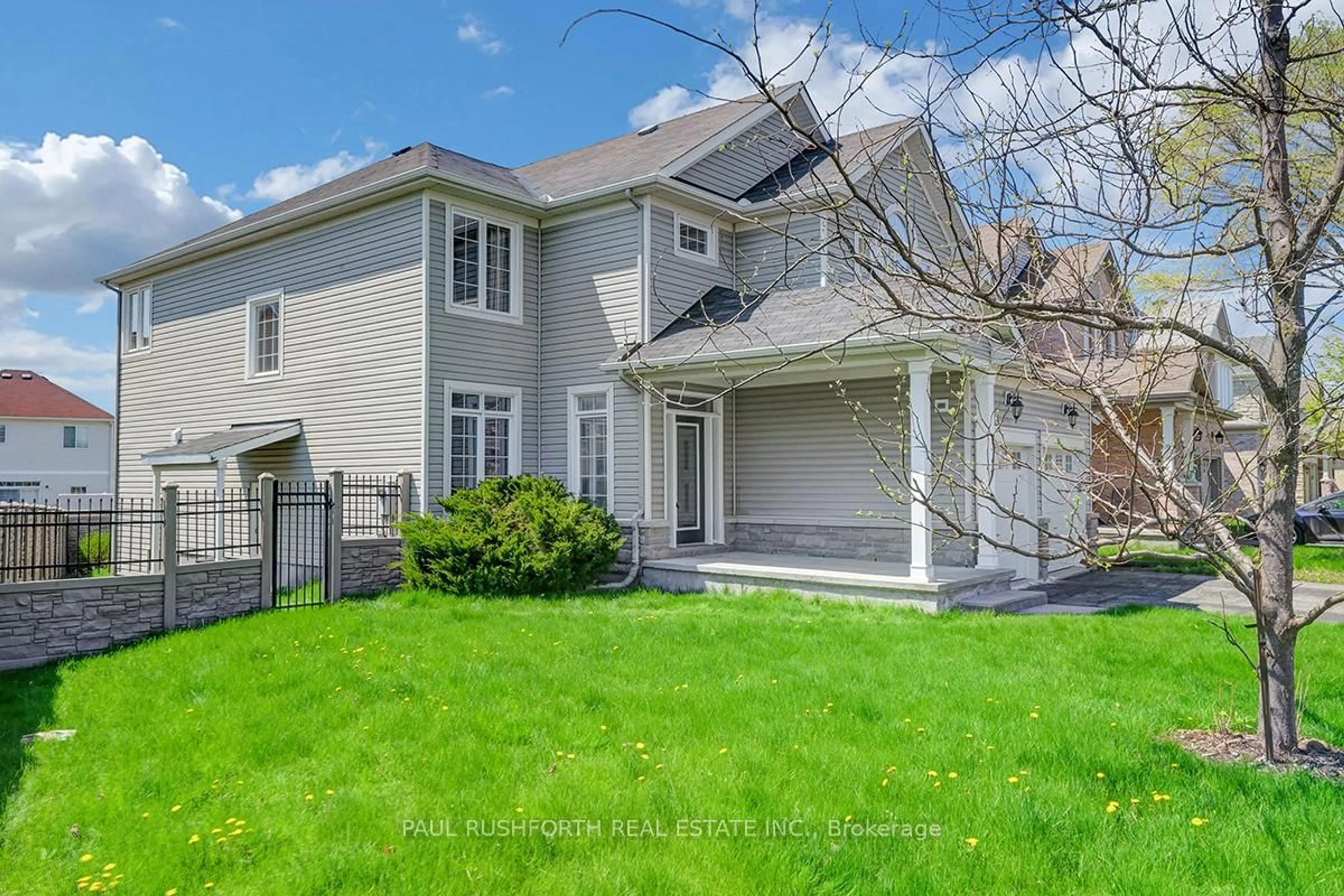 Home with vinyl exterior material, street for 248 Lucinda Cres, Ottawa Ontario K1W 0A1