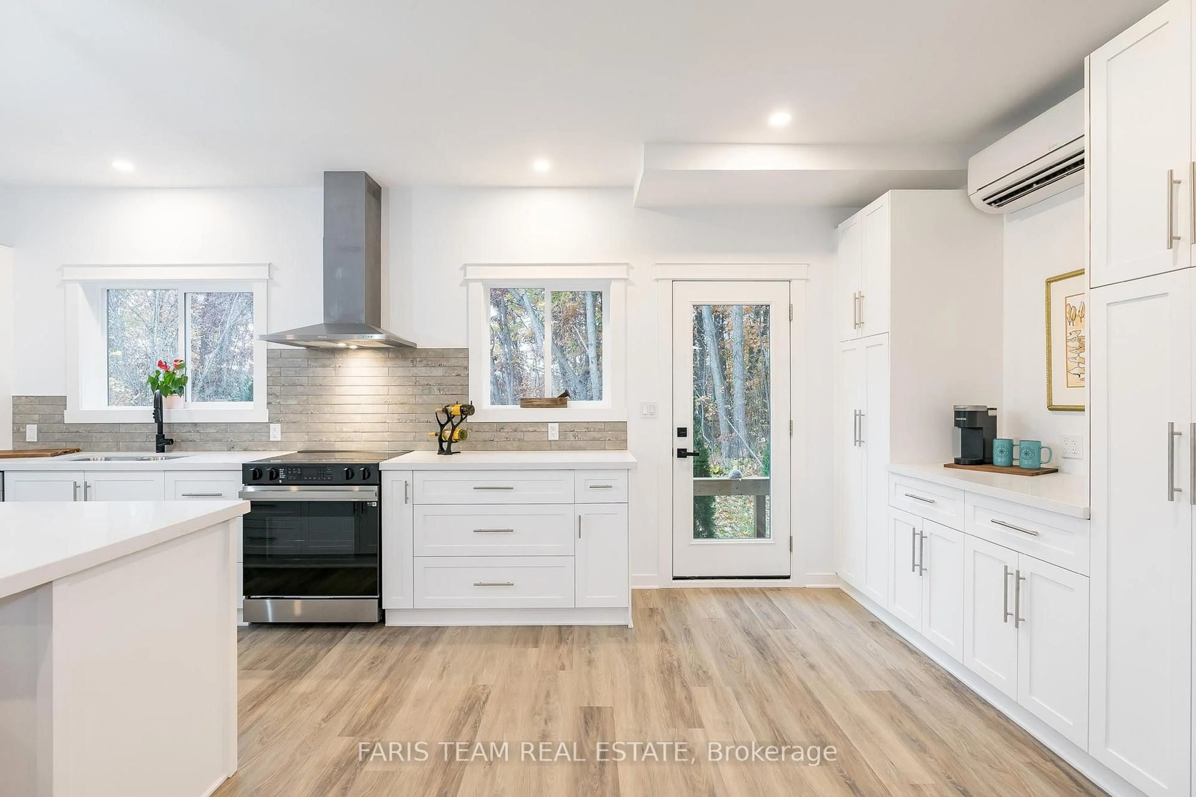 Open concept kitchen, unknown for 40 Port Severn Rd, Georgian Bay Ontario L0K 1S0